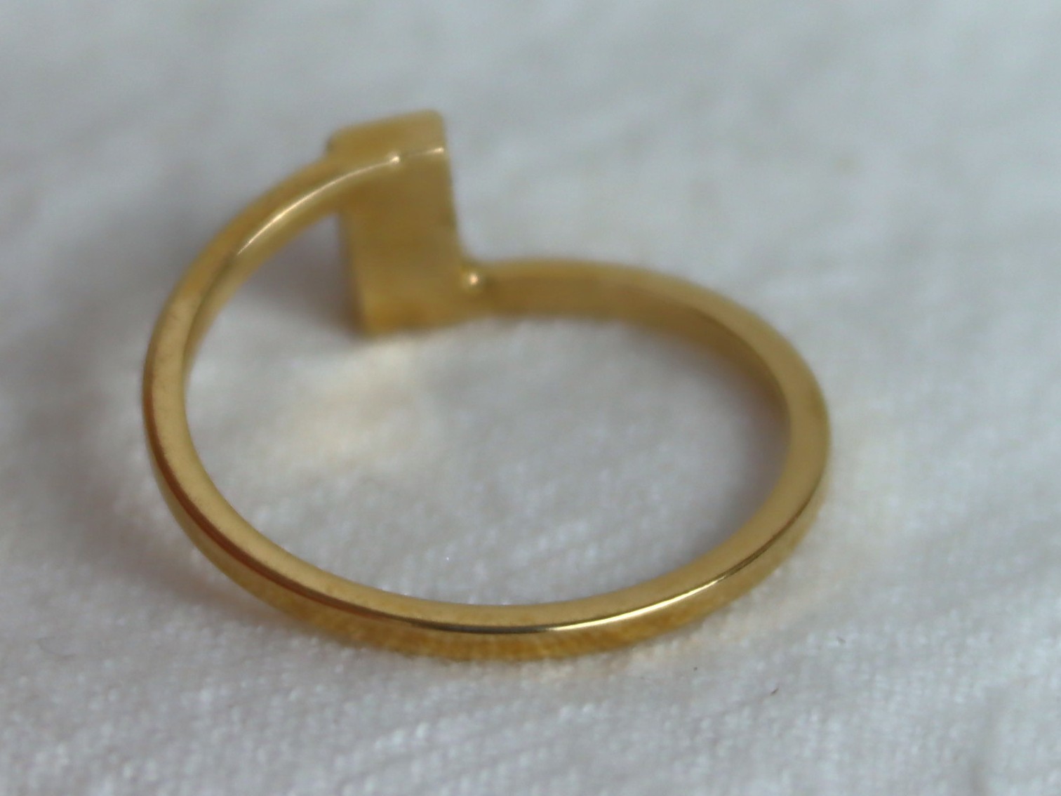 Unsigned Vintage 1985 Avon Delicate Hues Stackable Ring Crystal Baguette Stone 9