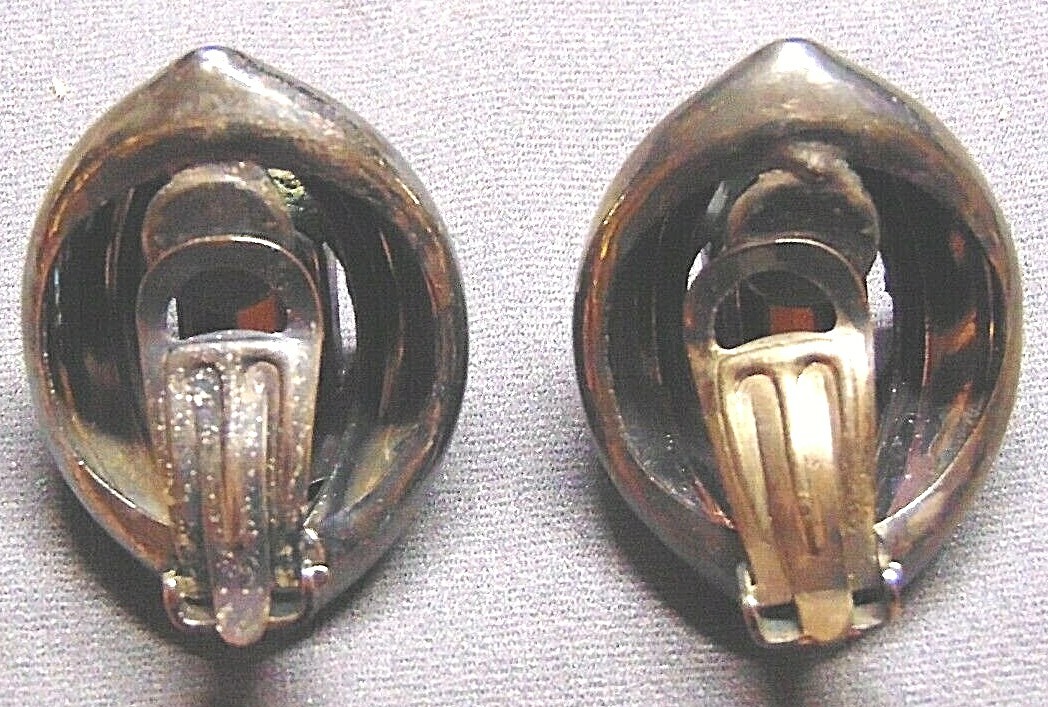 VINTAGE METALLIC TONE CRYSTAL GLASS SIGNED DOMENICI BIJOUX CLIP ON EARRINGS