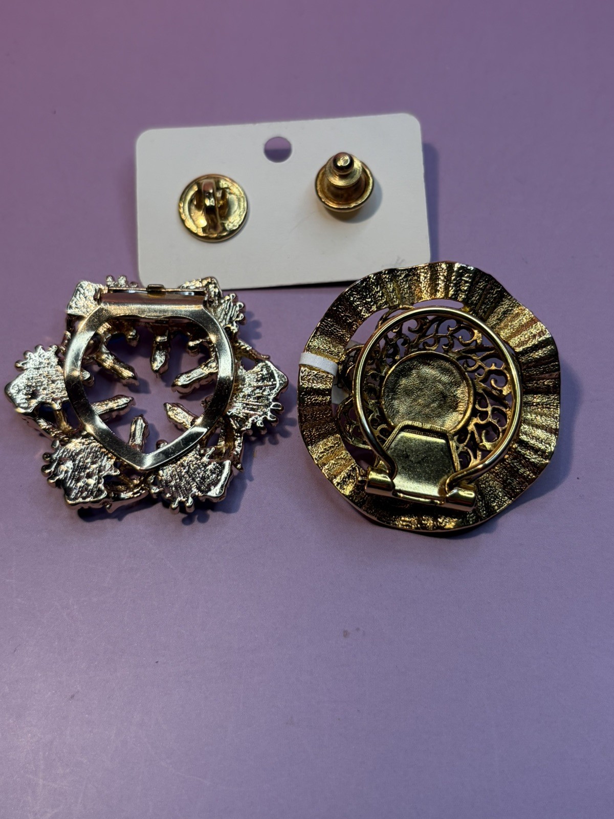CLEARANCE 65+ Luxury Lot of Vintage and Used Brooches/pendants several Signed