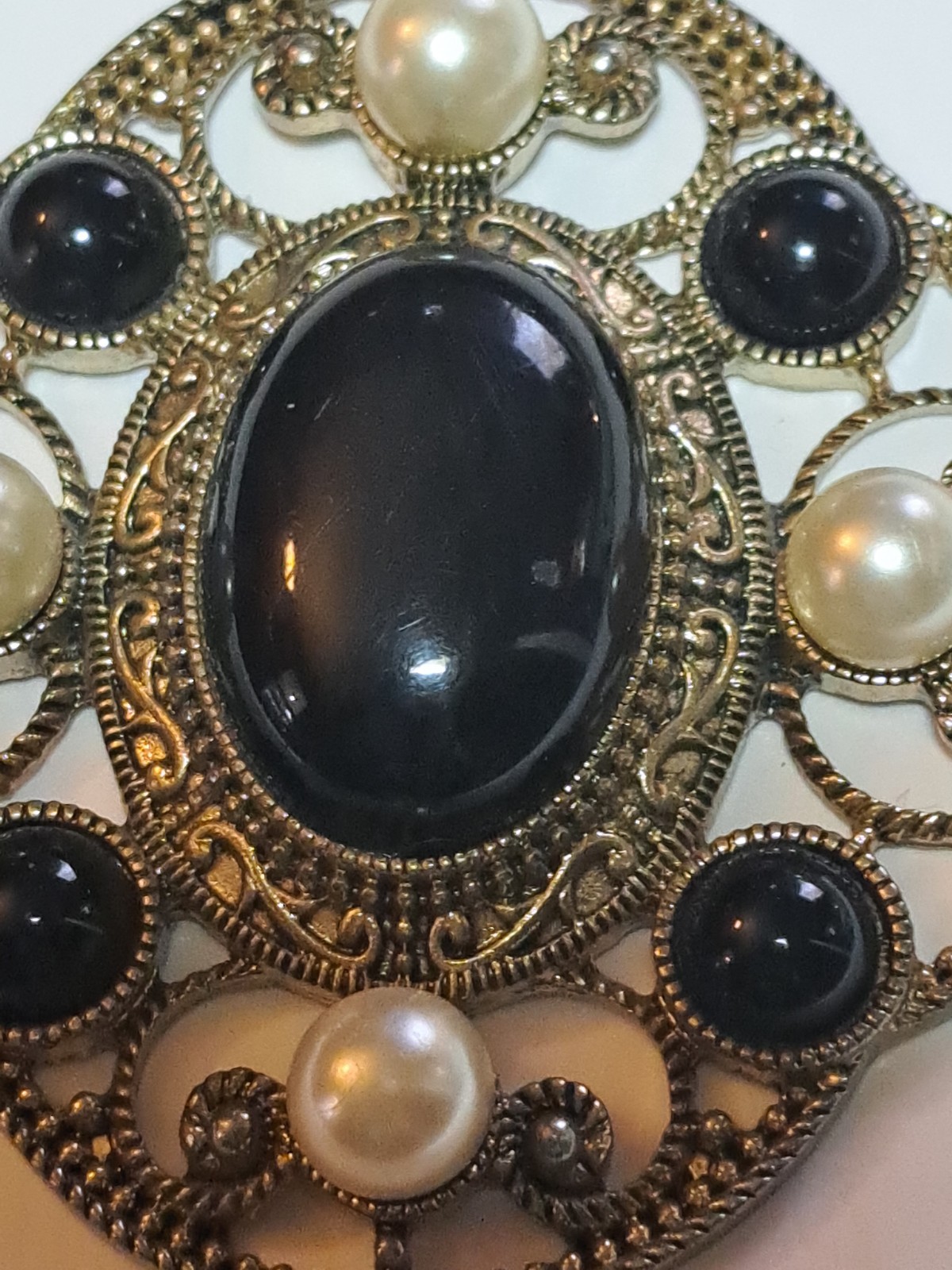 Vtg Elegant Gold Tone Filigree Black Cabachon Faux Pearl Edwardian Style Pendant