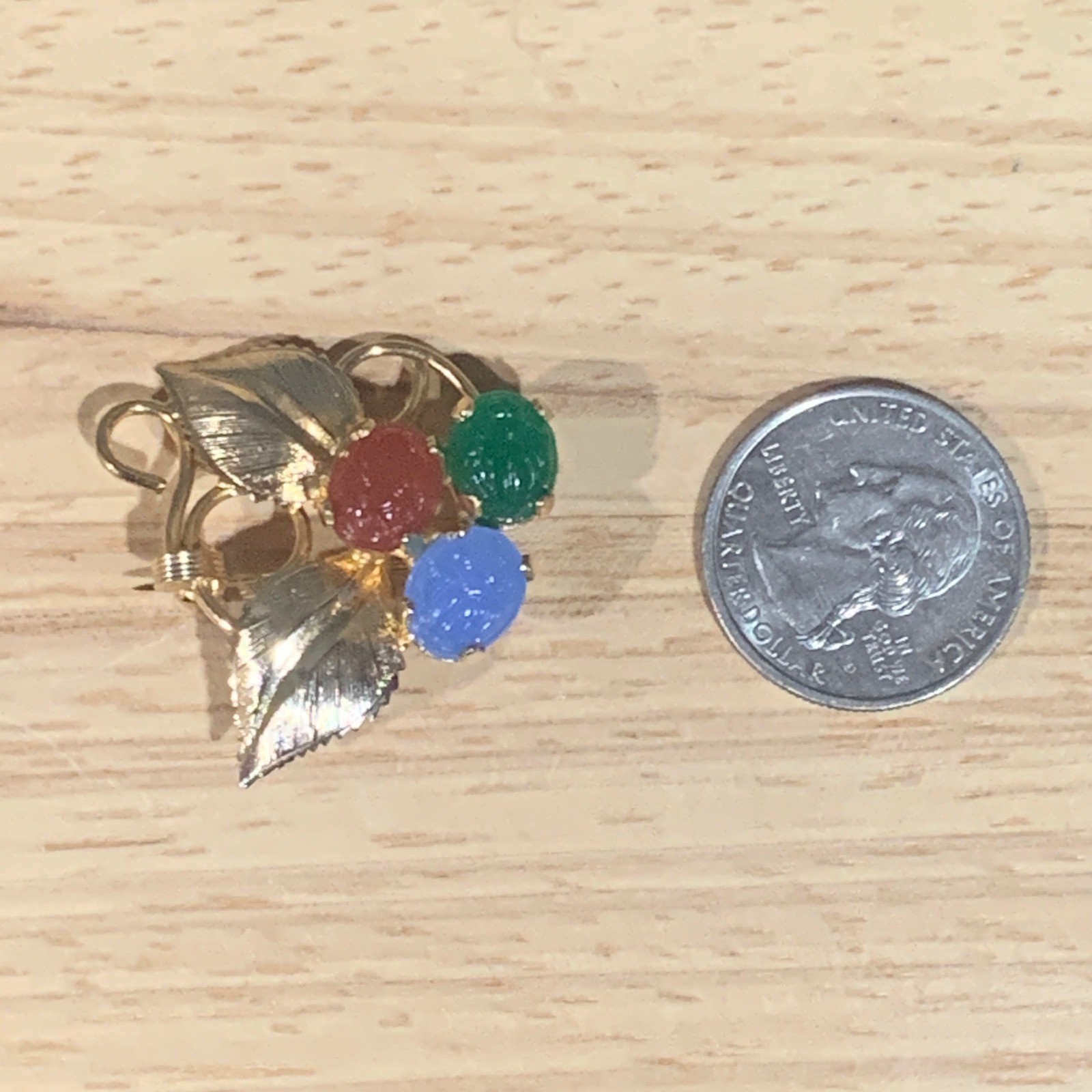 Vintage Gold Tone Multi Color Faux Glass Scarab Leaf Brooch Pin Red Green Blue