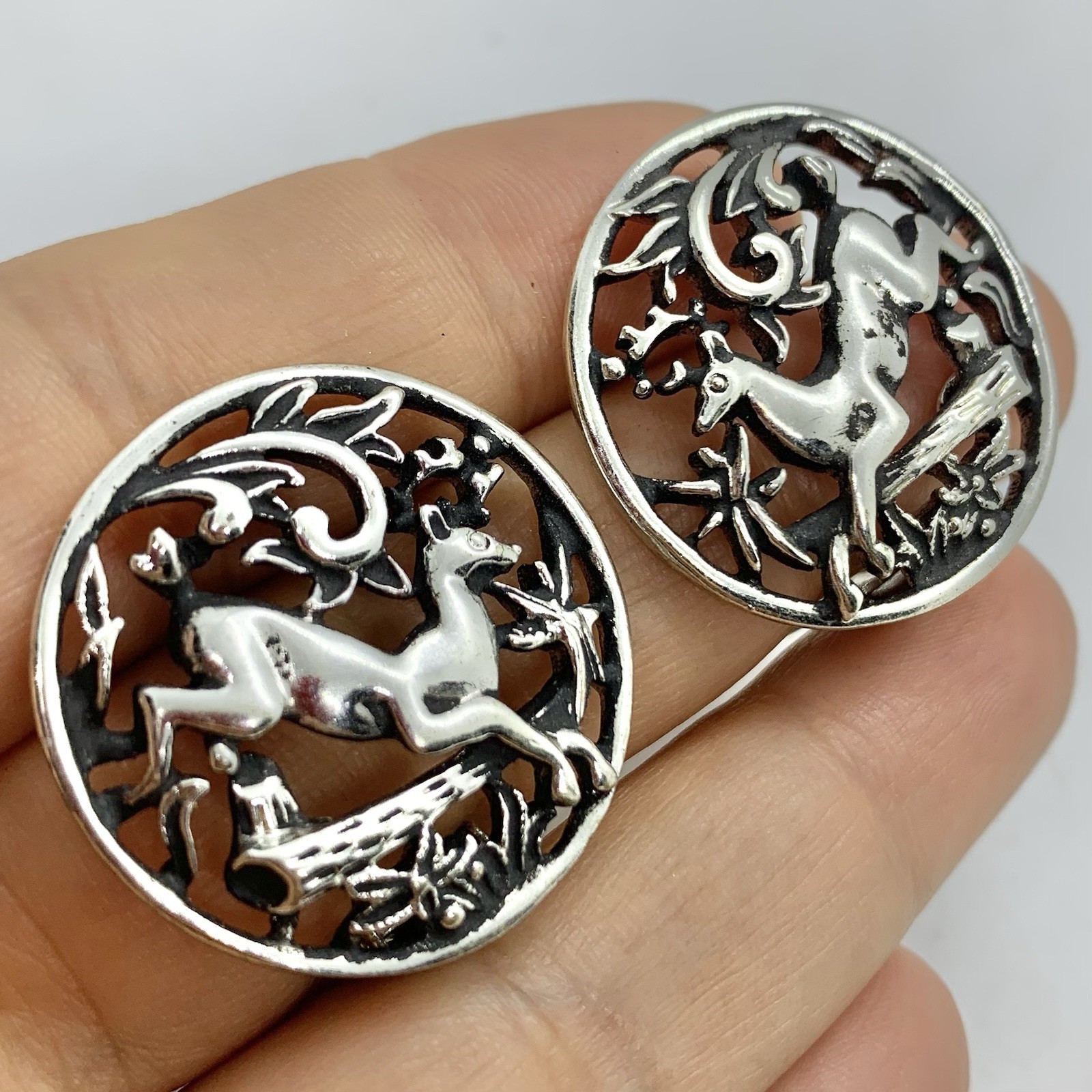 Vtg Sarah Coventry Deer Silver Tn Openwork Filigree Earrings Huggie Clip Scenery