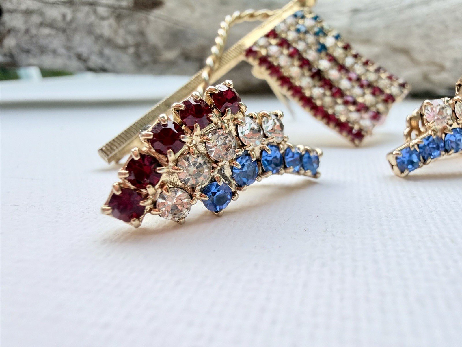 Vintage Patriotic Rhinestone Flag Brooch & Red White Blue Clip-On Earrings Set