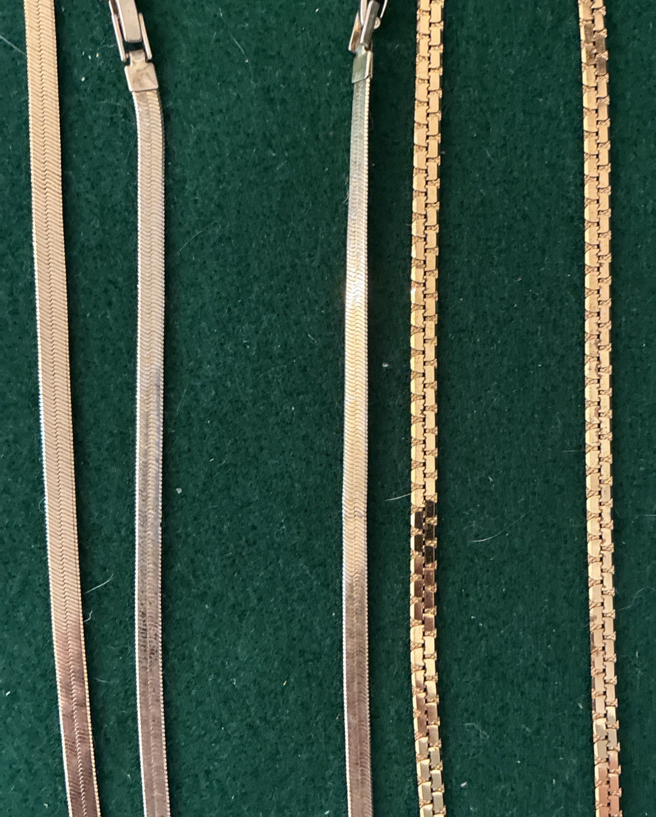 4 Classic Thin Gold tone Flat Chain Shiny Necklace (3) & Bracelet NAPIER & Other