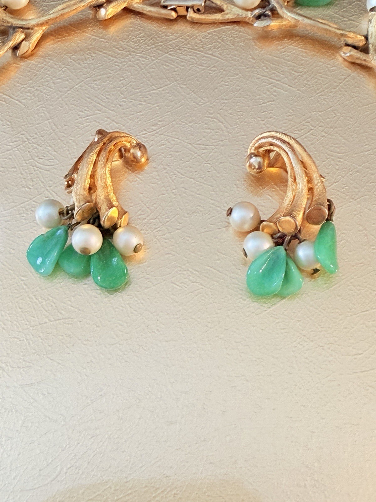 KRAMER VTG Signed Gold Tone Faux Pearl Jade Dangle Branch Link Necklace Earrings