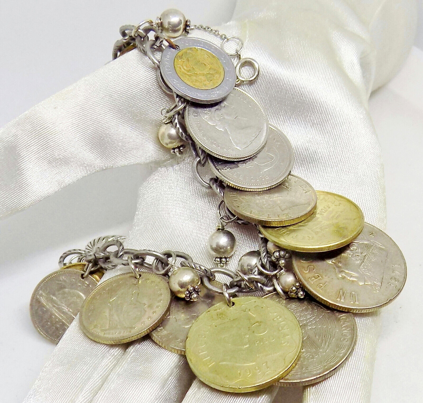 VINTAGE COIN BRACELET COINS FROM AROUND THE WORLD CHARM BRACELET 8 IN