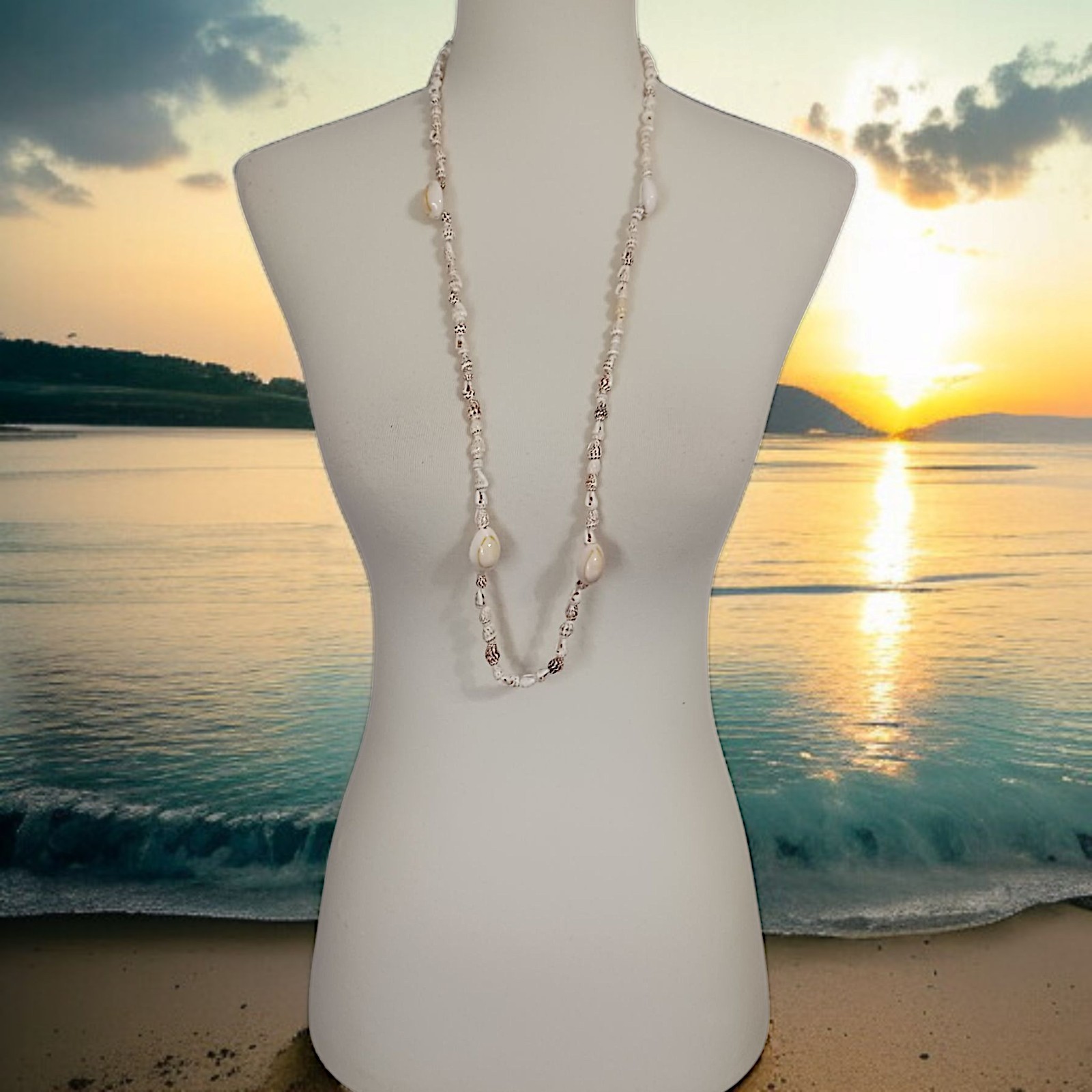 Vintage Cowrie Momi Shell Necklace Strand Hawaiian Lei Beachy Coastal Tropical