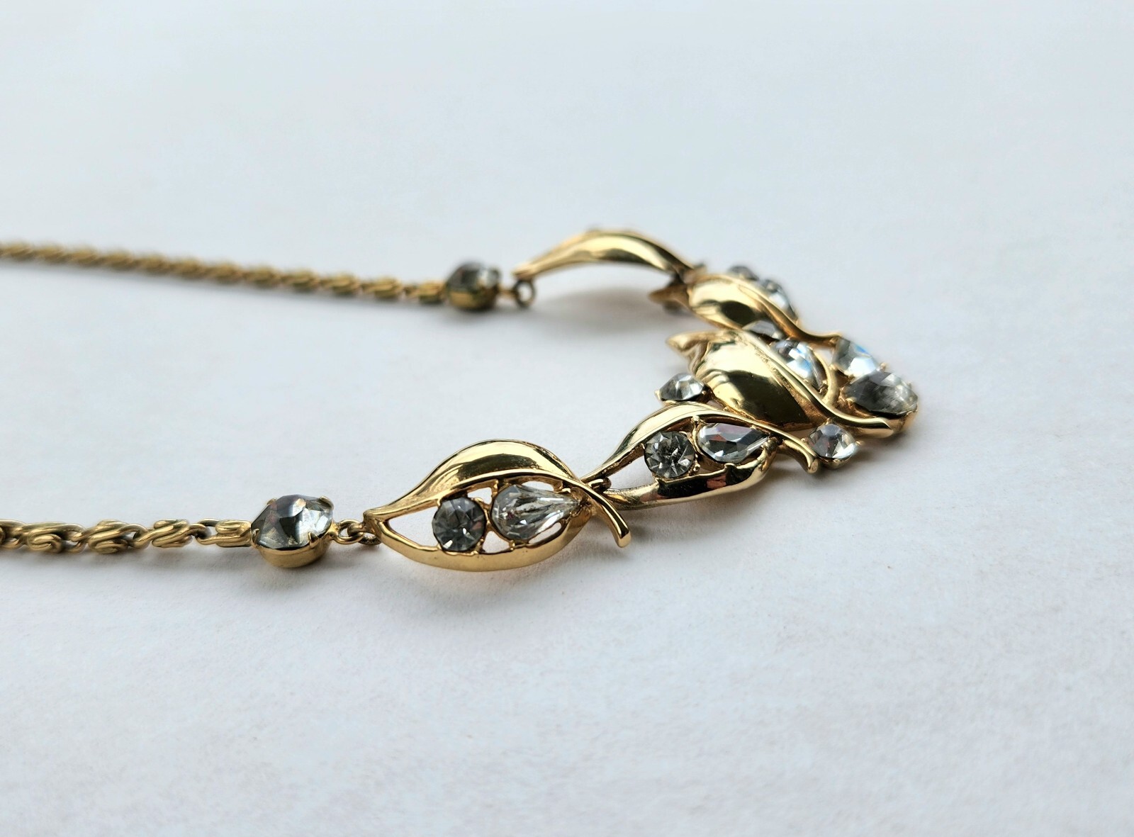 Hess-Appel NY Jolle 1940s Necklace Yellow Gold Plated Rhinestone Choker 15.25″