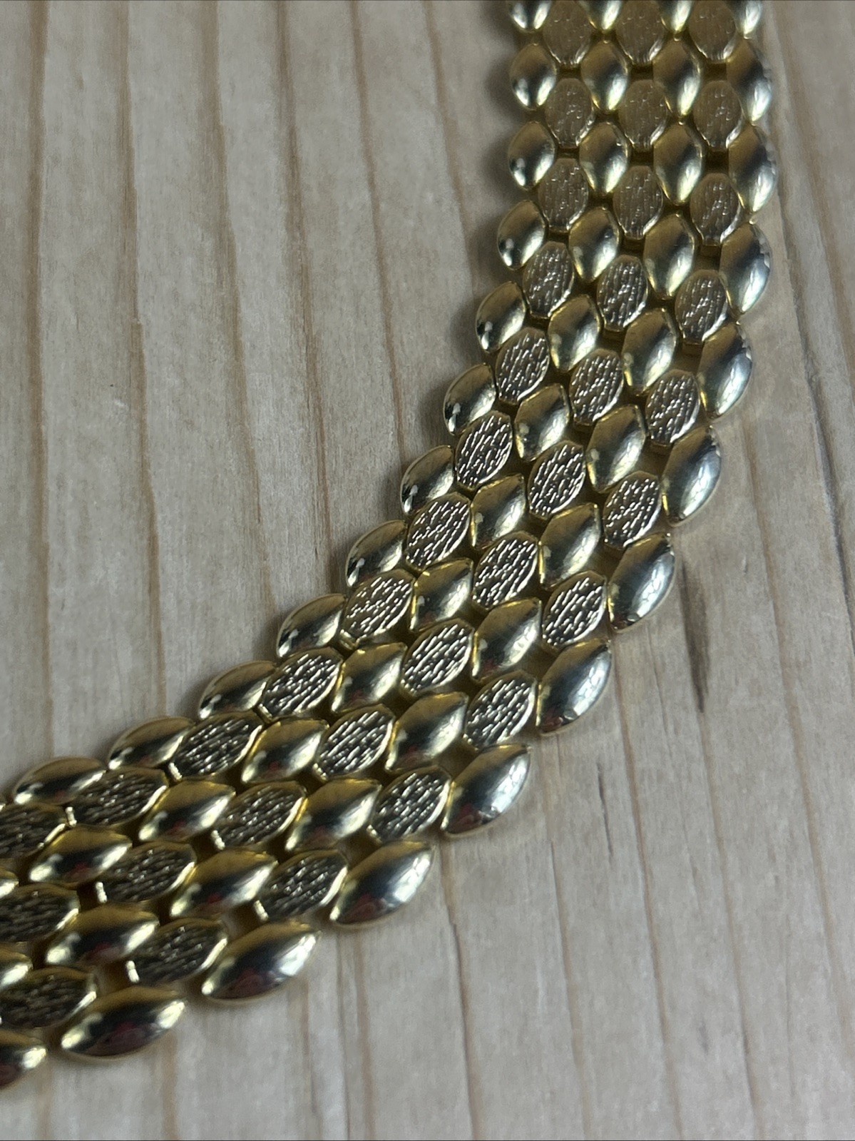 Chain Collar Necklace 17” Gold Tone 7 Layer Mesh Design Smooth Textured