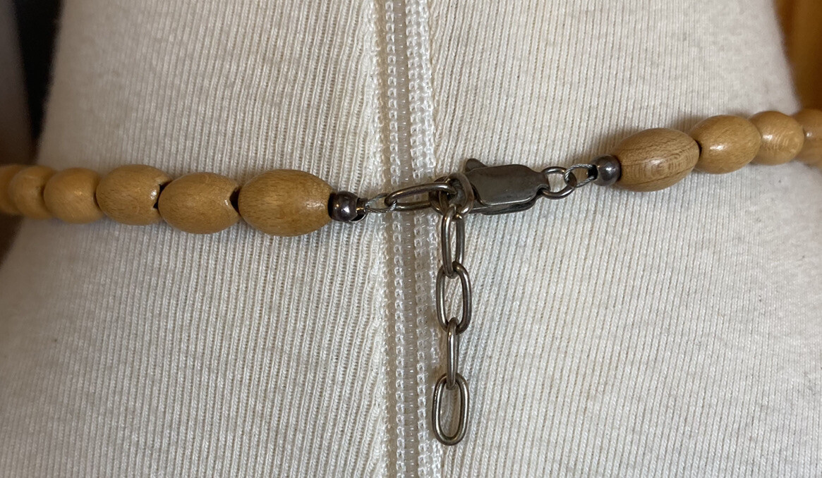 Vintage Chinese Carved Brown Jade Basket Design Pendant Necklace Wood Beads EUC
