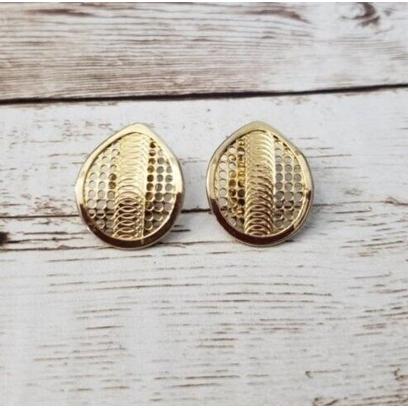 Vintage Clip On Earrings Gold Tone Pear Shape Just Over 0.75″