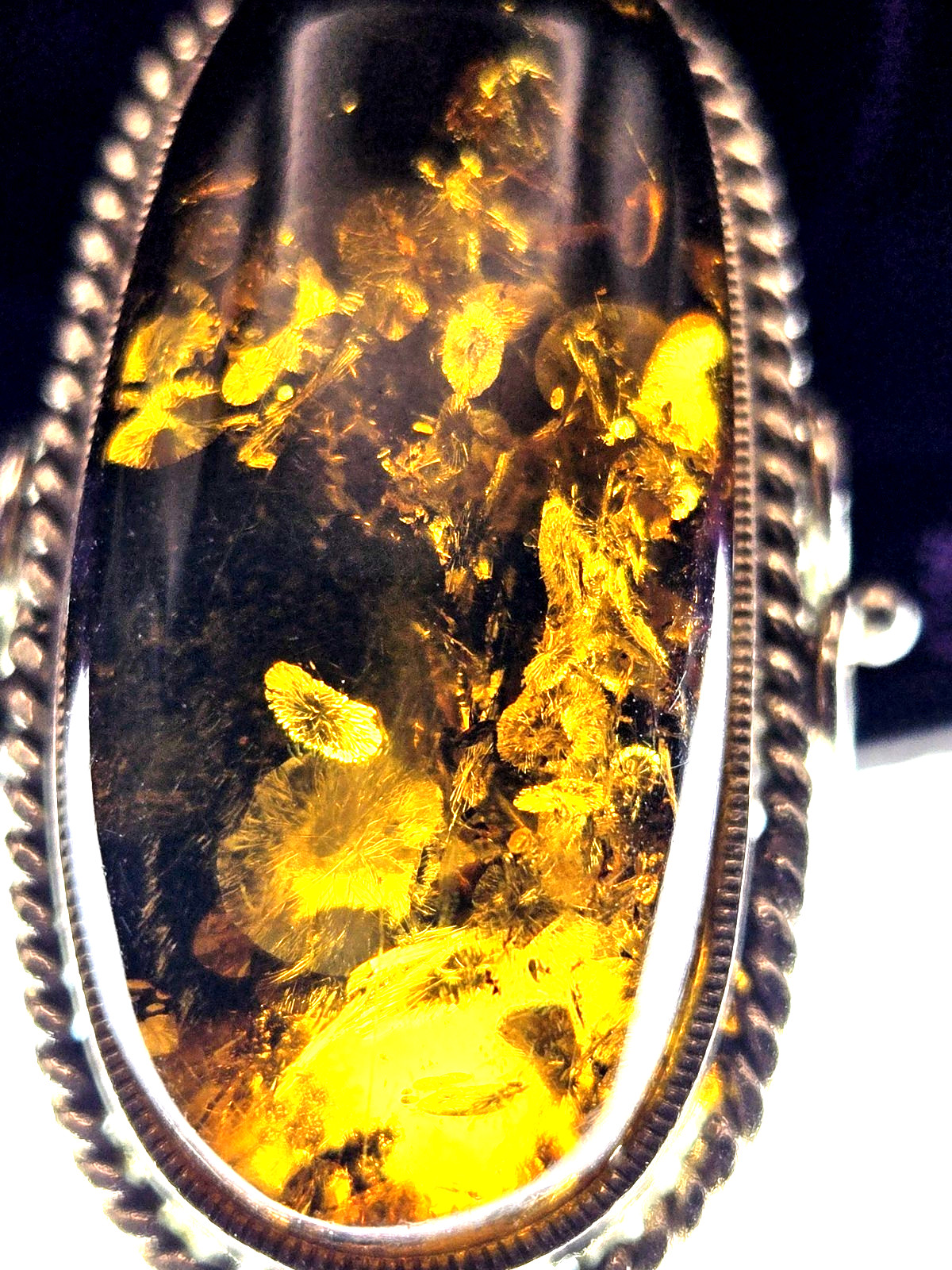 Vtg AMBER Ring SIZE 7 UV Light Tested Glows Sun Spangles Bezel Set Oval Shape