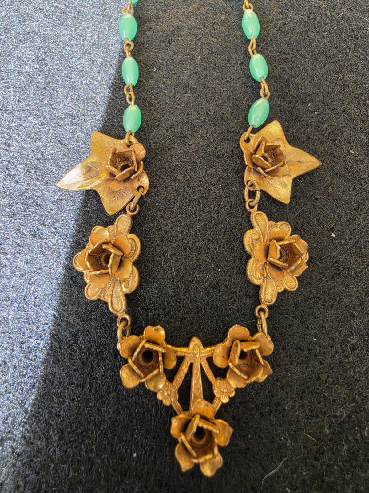 Beautiful Vintage Mid-Century 1940s/1950s Floral Ivy Bib Choker Necklace – 15…