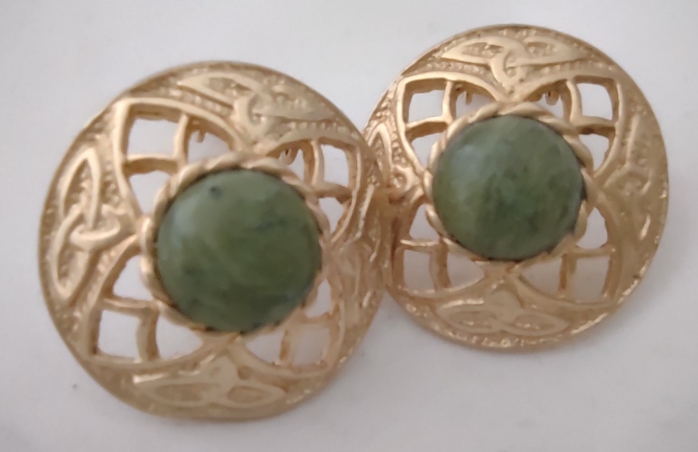 Vintage Connemara Marble And Gold Tone Clip Earrings In Gift Box
