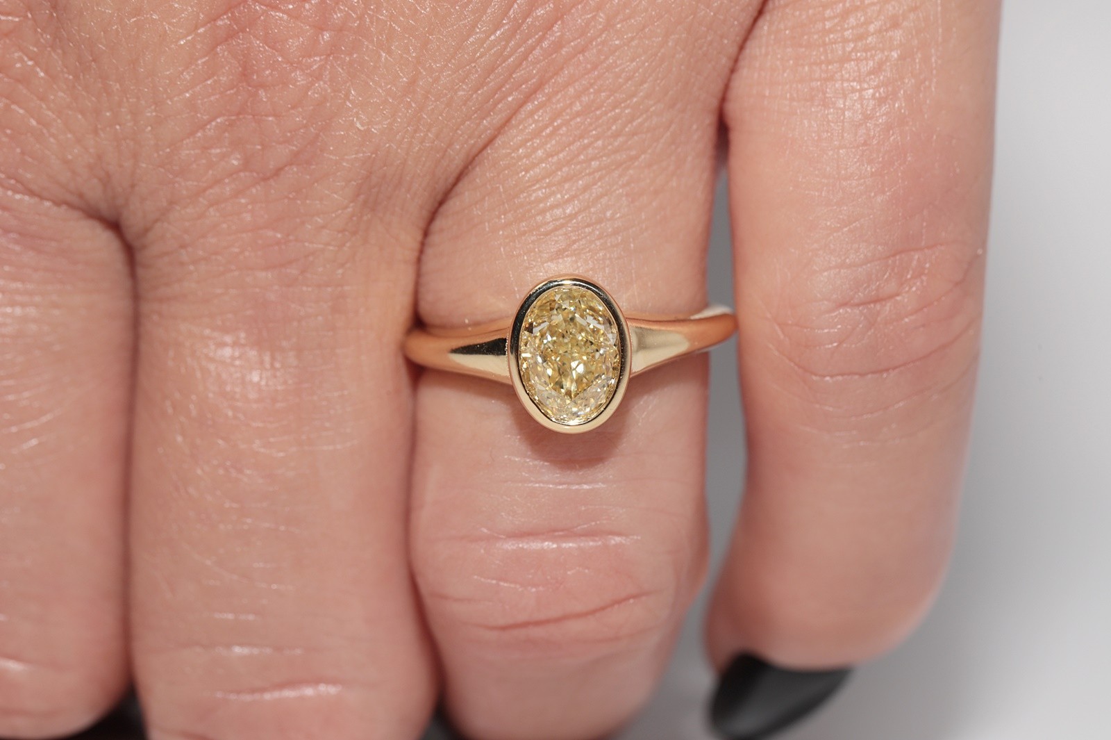 18k Gold 1.51 ct Light Fancy Color Oval Cut GIA Certified Solitaire Ring