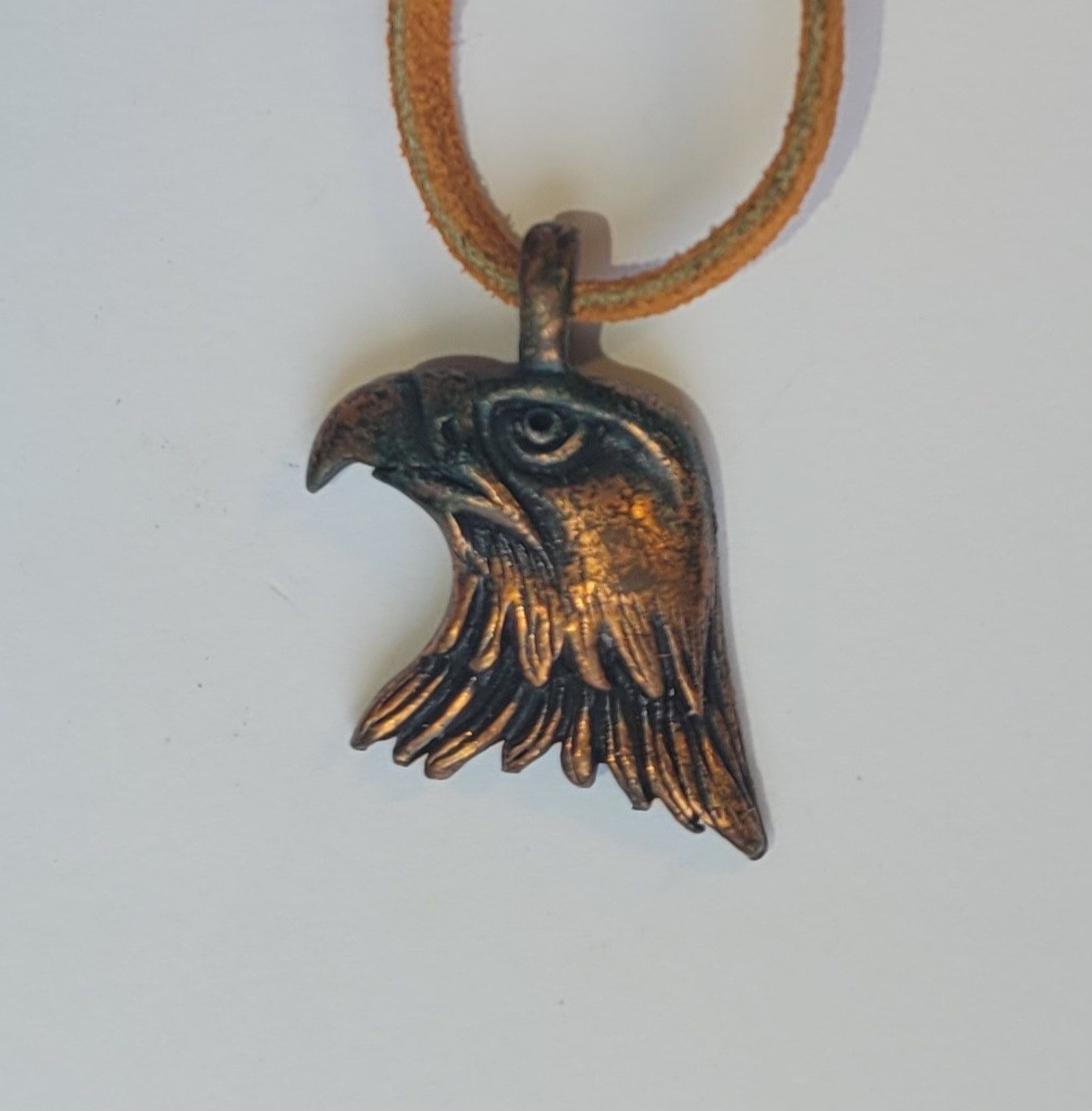 1980s Antiqued Copper Eagle Head Pendant On 25in Suede Leather Cord Vintage TC
