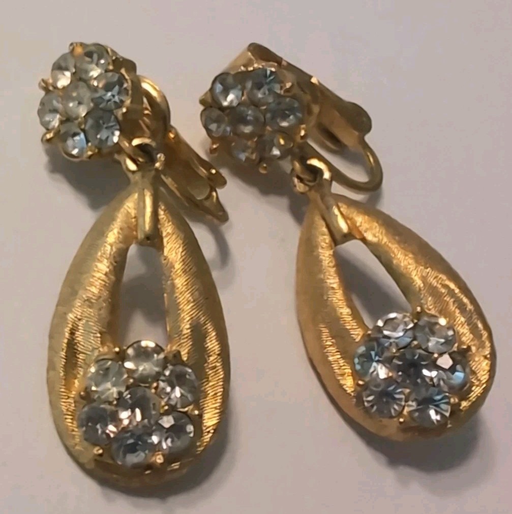 Vintage Crown Trifari Clear Rhinestone Birthday Series Dangle Earrings