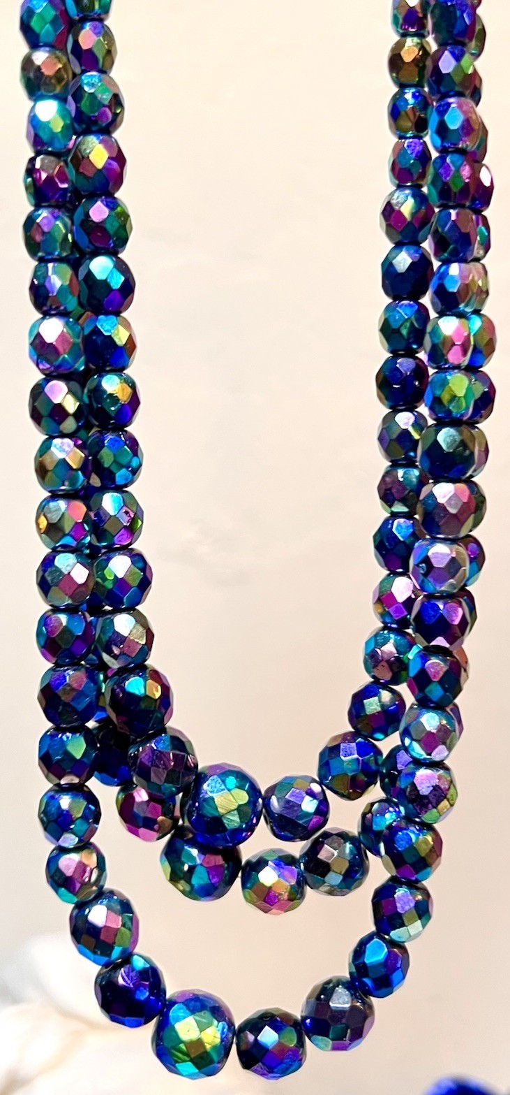 BEAUTIFUL Vintage Iridescent Sparkling Black Peacock Bead 3 Strand Necklace