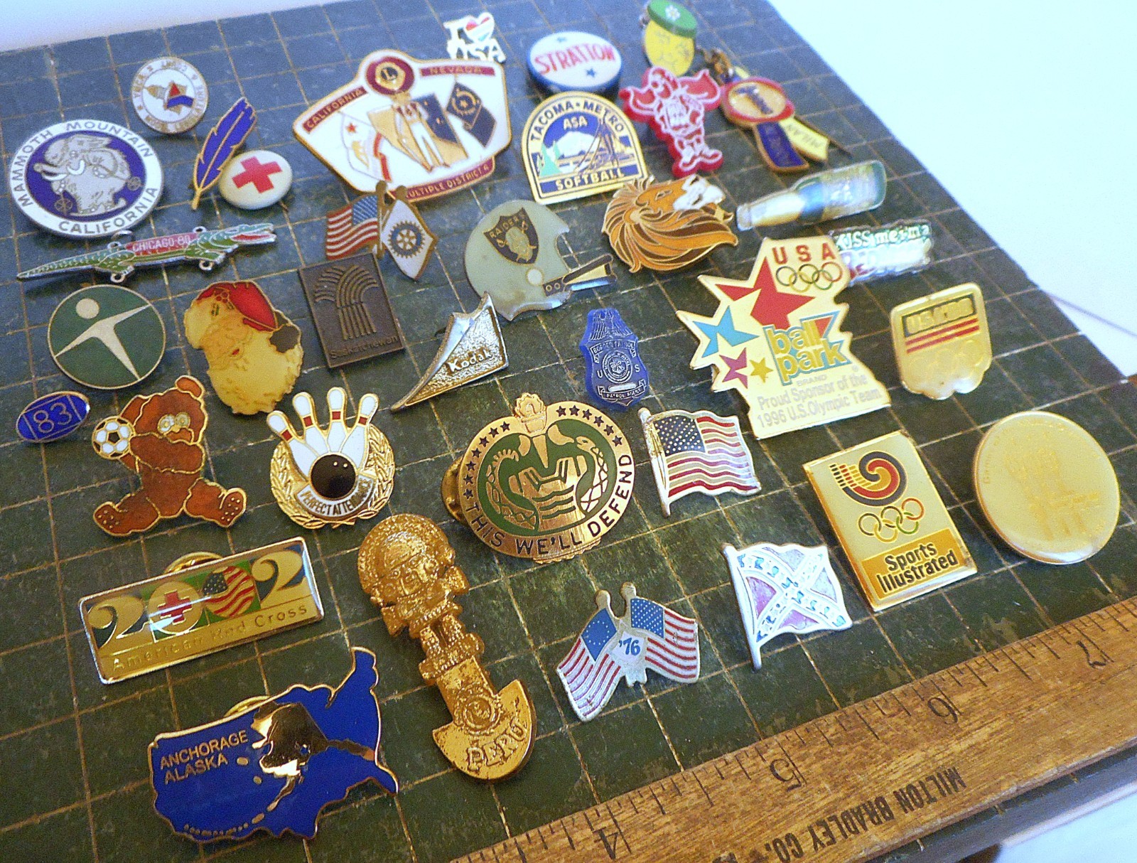 Lot of 80+ pins pinback. Olympics, Raiders, Beer, Flags, Animals, Oddities, Mix