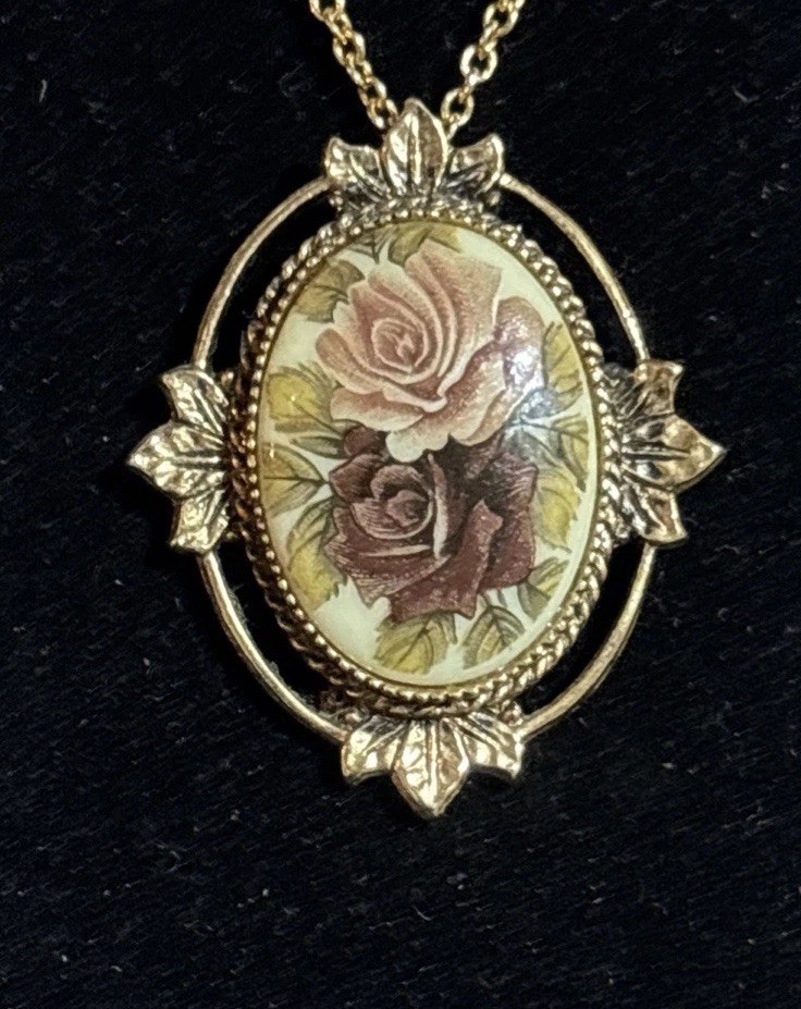 Vtg Signed Sarah Coventry Rose Floral Cameo Pendant Necklace Matching Earrings