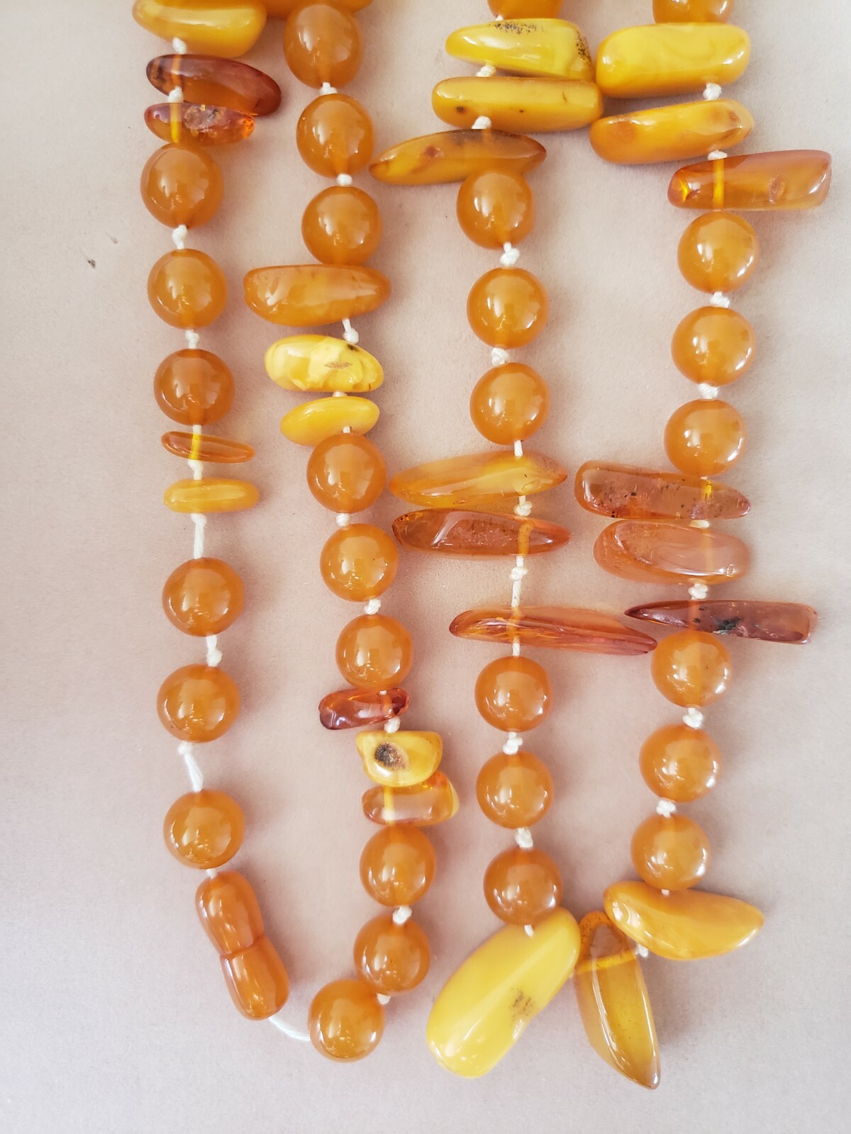 ESTATE beautiful honey Amber beaded long heavy necklace 82grams