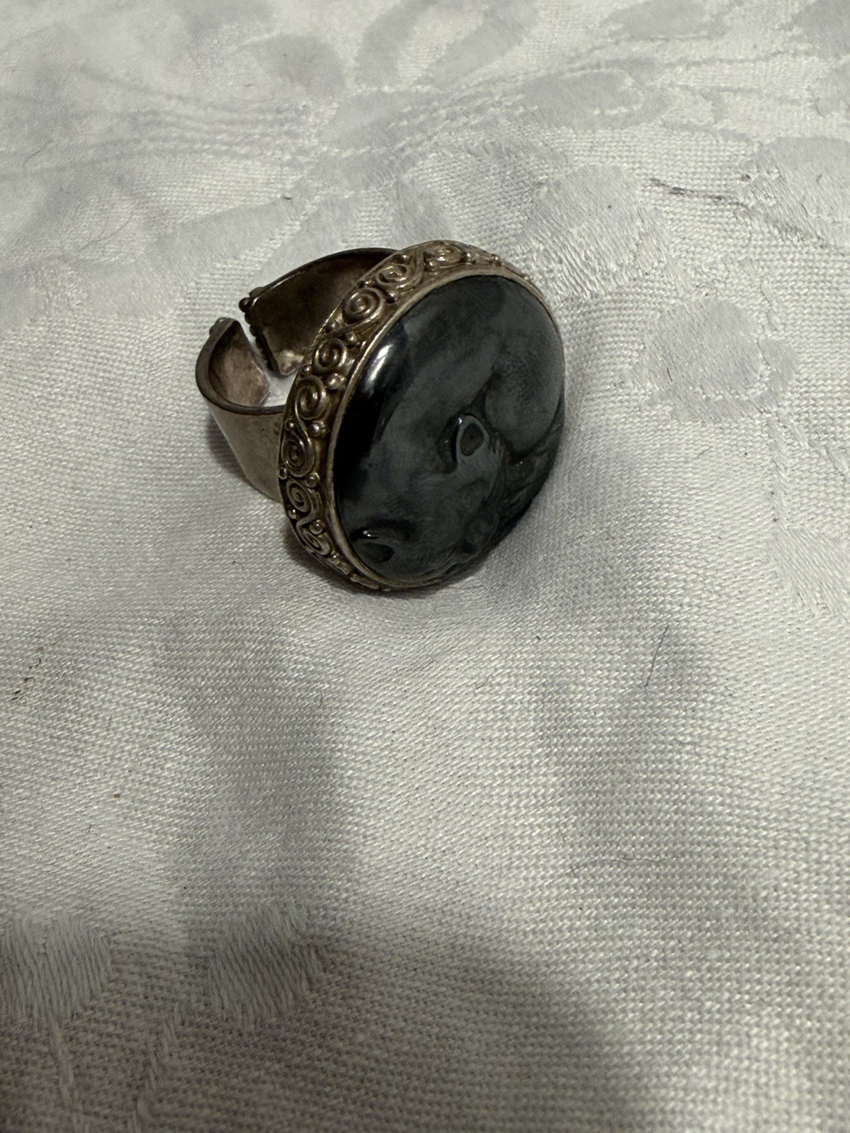 Vintage Silver 925 Sajen Size 8 Hematite Carved Sleeping Cat Ring