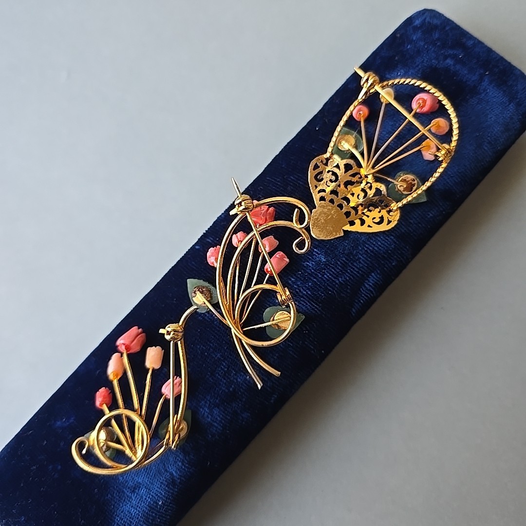 Vintage Estate Carved Jade Coral Gold Tone Pin Brooch Lot of 3 New No Tags