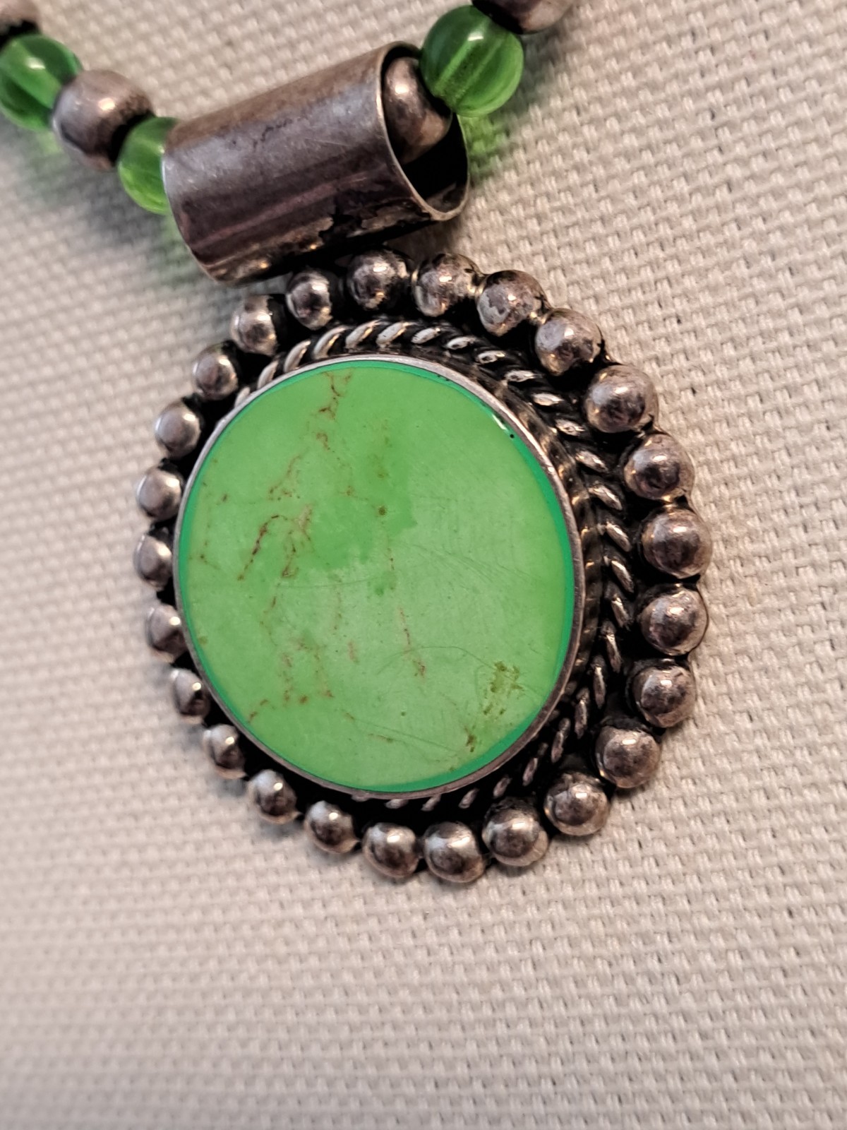 Vintage Mexico 925 Sterling Necklace Green Stone Pendant Glass Beads 16″ Toggle