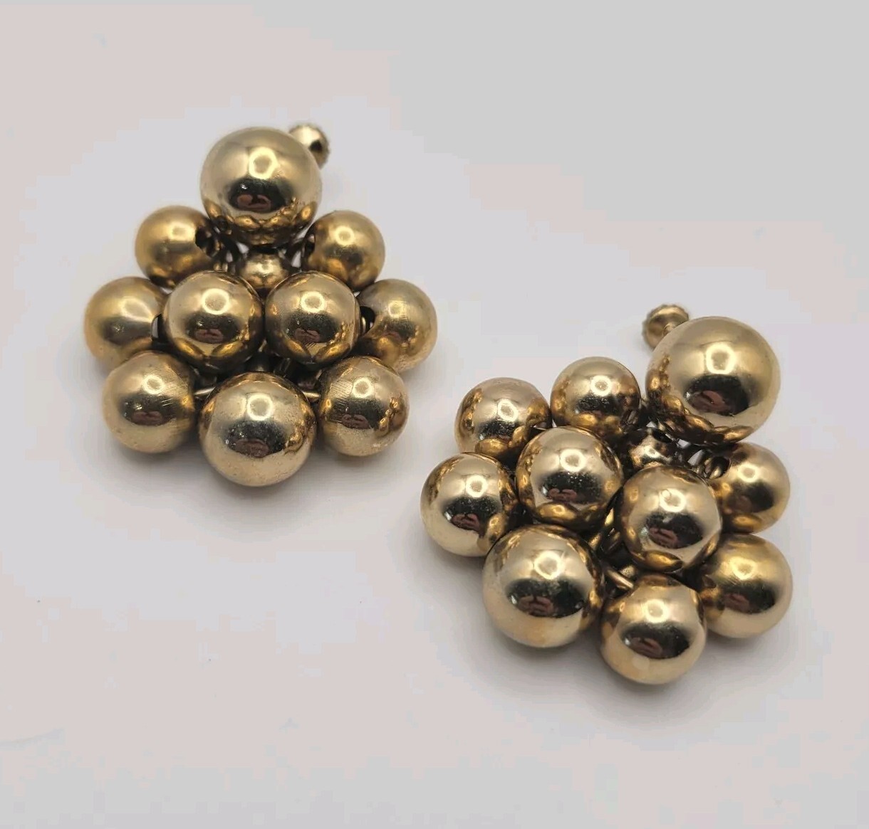 Vtg Napier Gold Tone Beaded Earrings Statement Screw Back Dangle Cluster Beads