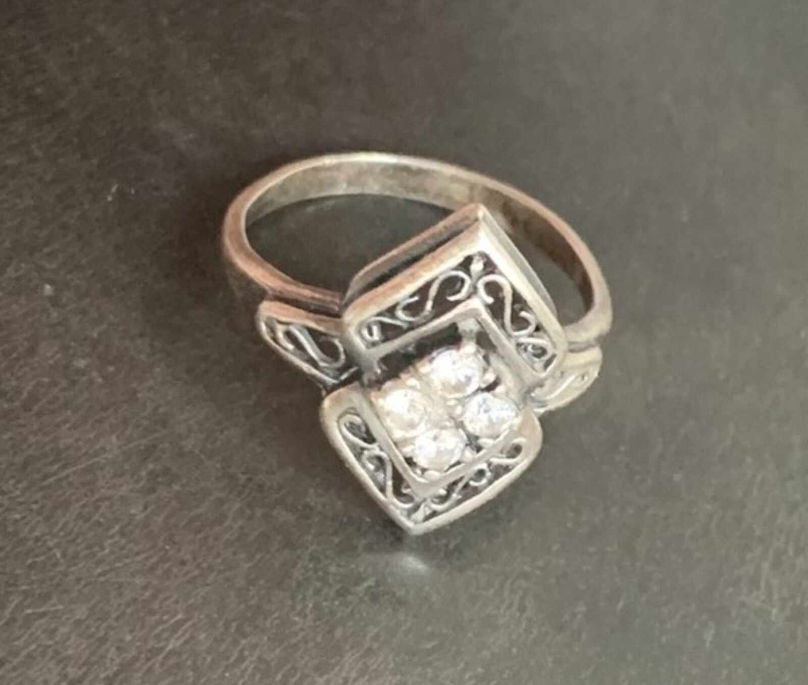 Vintage ring sterling silver 925 Size 8.5 Weight 2.8 g. Filigree.