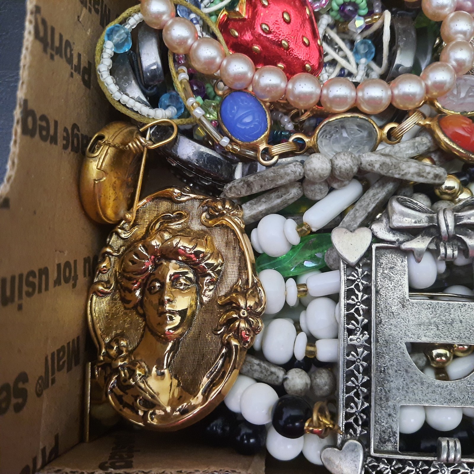Vintage Junk Jewelry Lot Craft Harvest Repair Rhinestones And Wearable D2