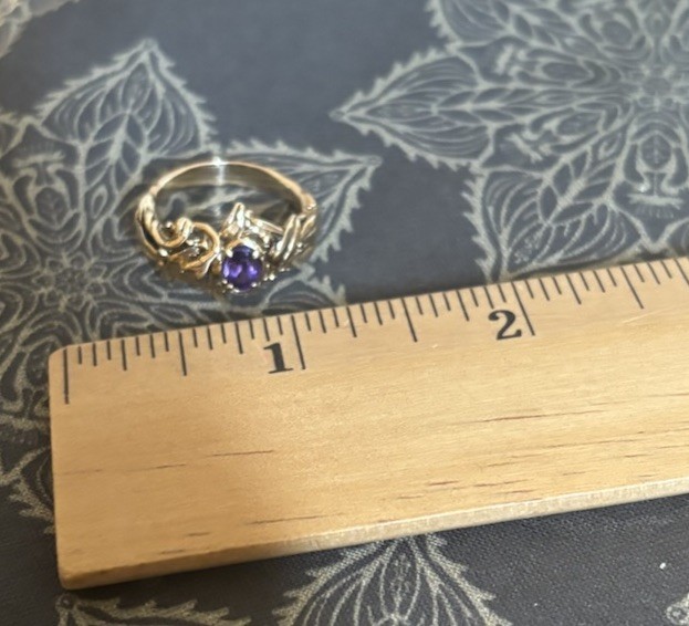 Vintage 14k Gold Size 7 Amethyst Leaf Ring