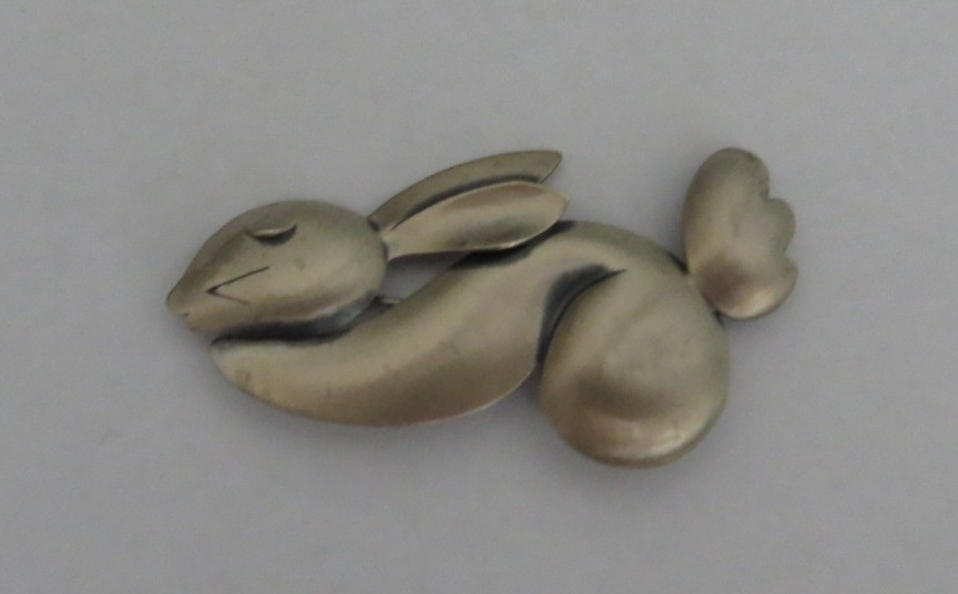 ADORABLE VINTAGE BEAU STERLING SILVER RABBIT BUNNY PIN BROOCH