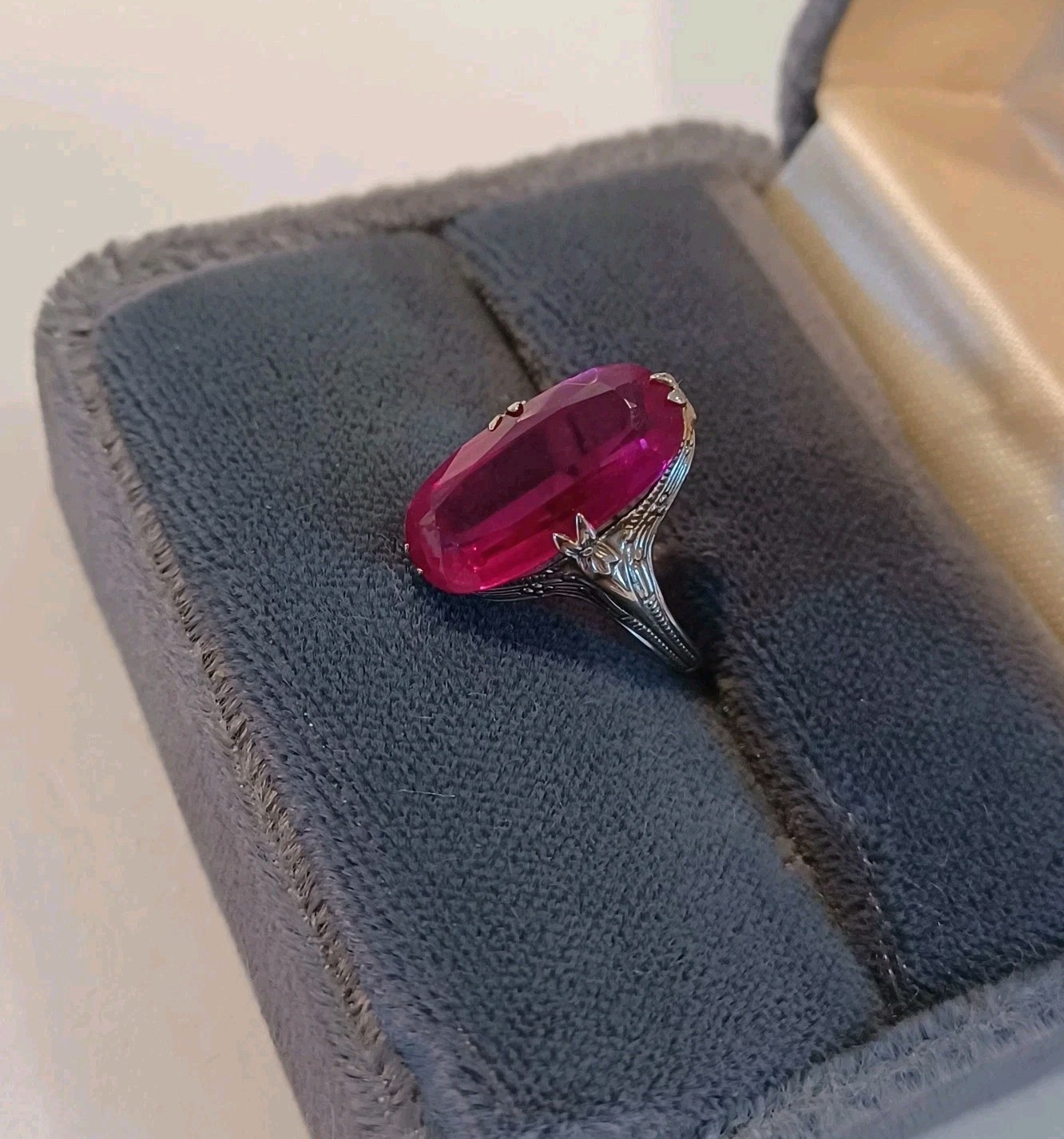 Vtg/antique 18k White Gold Large Pink Stone Size 6 Art Deco Excellent Condition