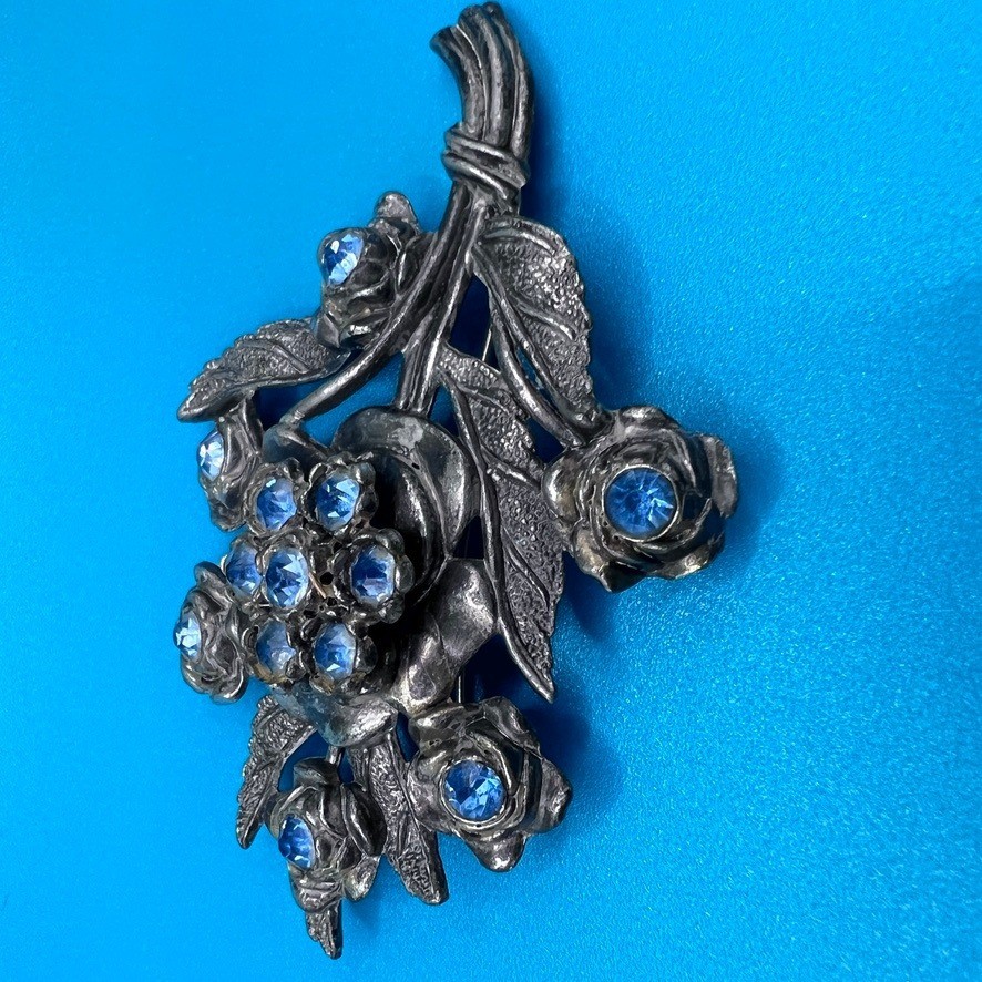 Vintage Little Nemo Large Pot Metal Brooch Blue Rhinestones Floral 3.25″ LN/25
