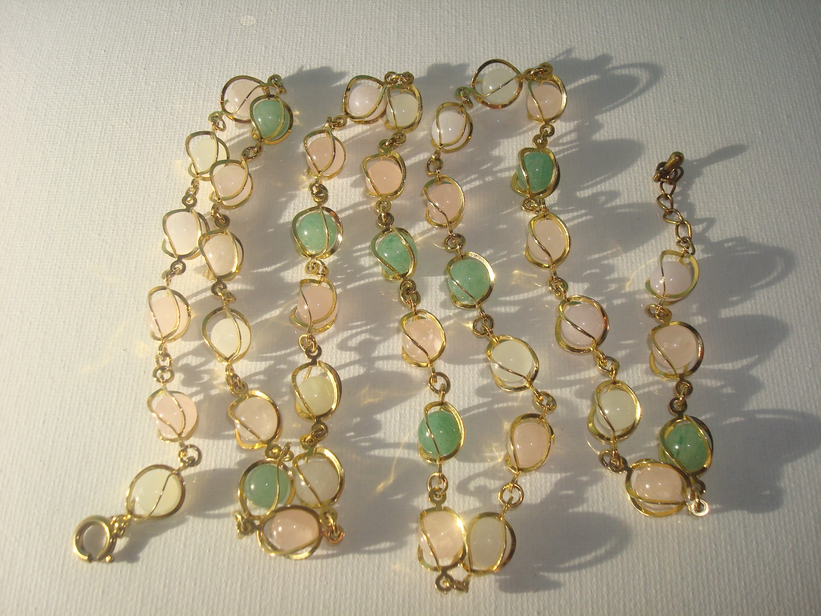 VINTAGE SEMI PRECIOUS GEMSTONE NECKLACE WIRE WRAP/CAGED PASTEL PINK,GREEN, 33″L