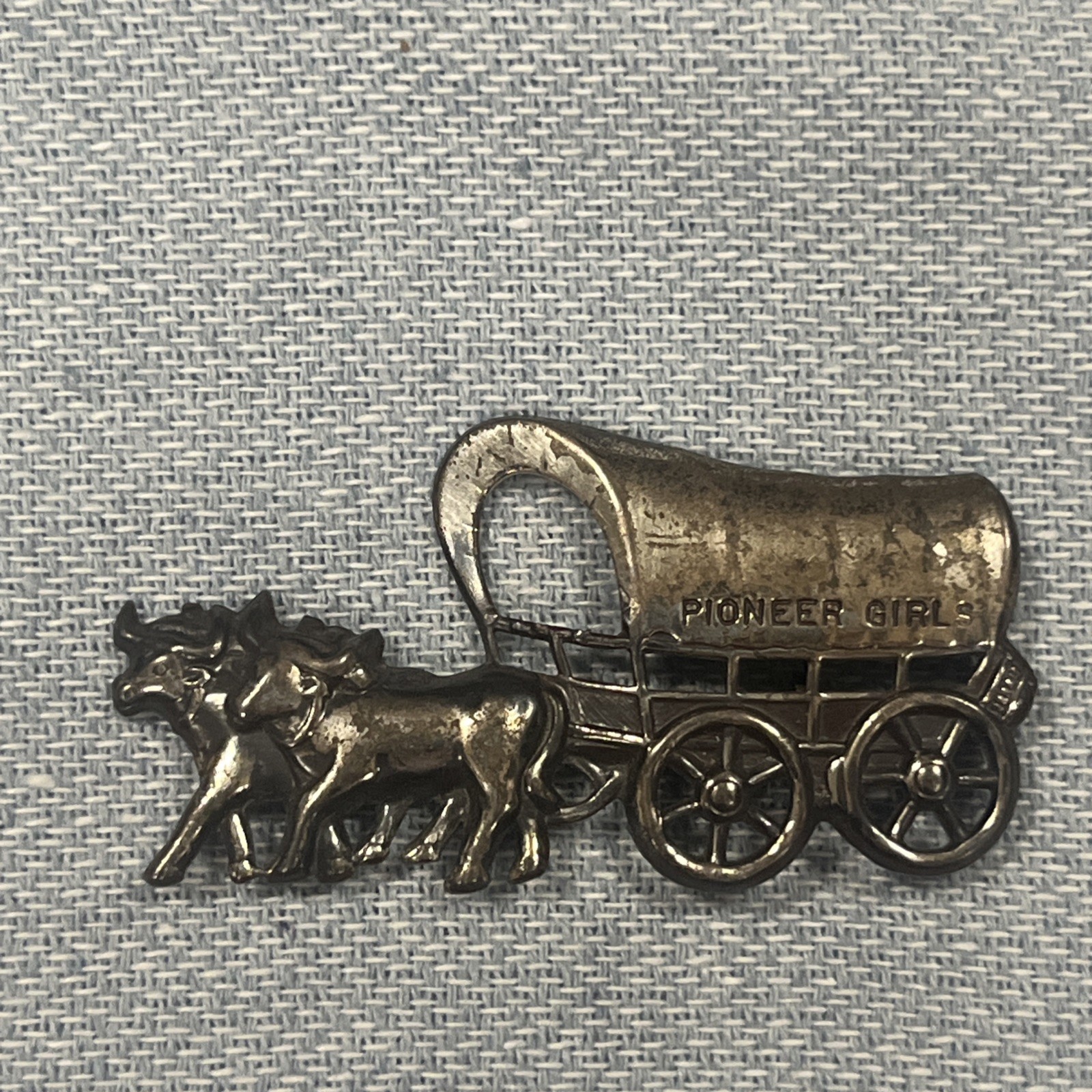 ANTIQUE STERLING SILVER WAGON & OX BROOCH PIN with Pin Back