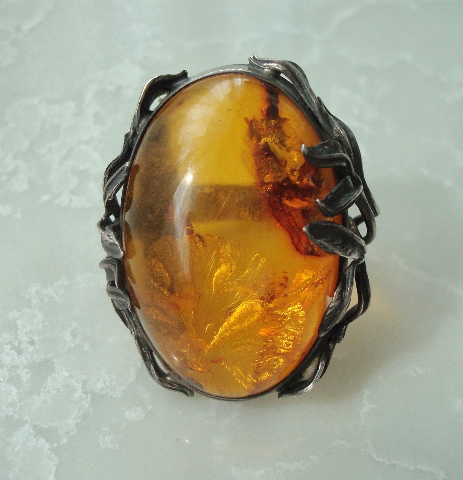 LARGE 1 ½” x 1 ⅜” Vintage AMBER STERLING Silver LEAVES RING 19.5 grams Size 8