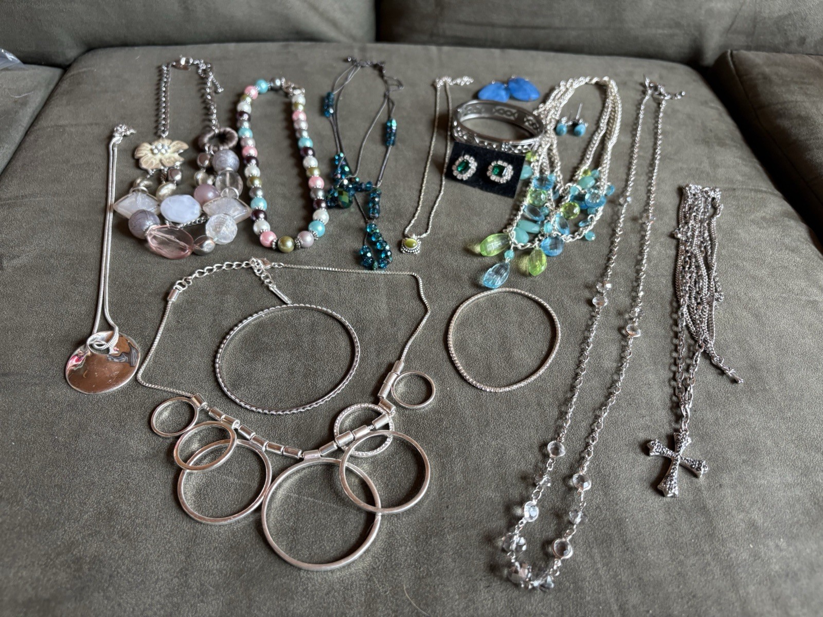 VINTAGE & MODERN ESTATE JEWELRY LOT UNSIGNED COSTUME & FASHION