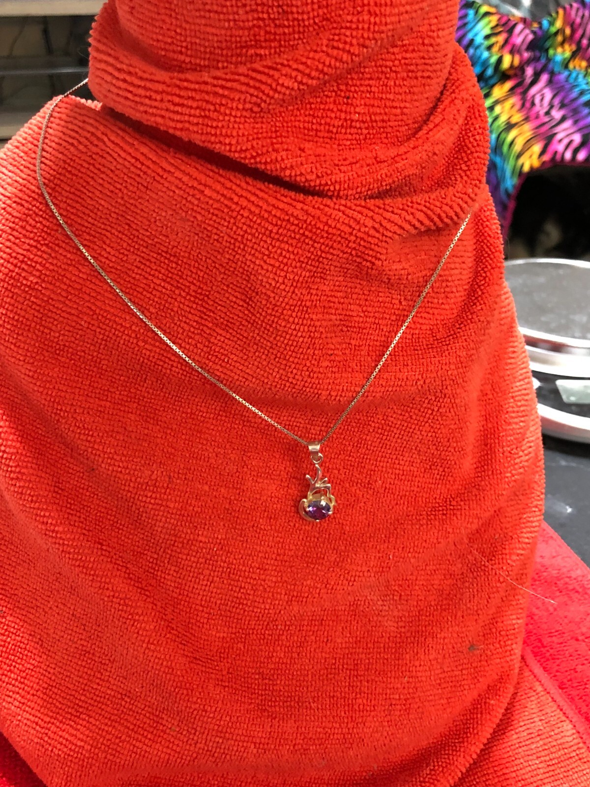 EASTER SPECIAL Vintage Sterling Silver Necklace w/Unknown Multi-Faceted Stone 5g