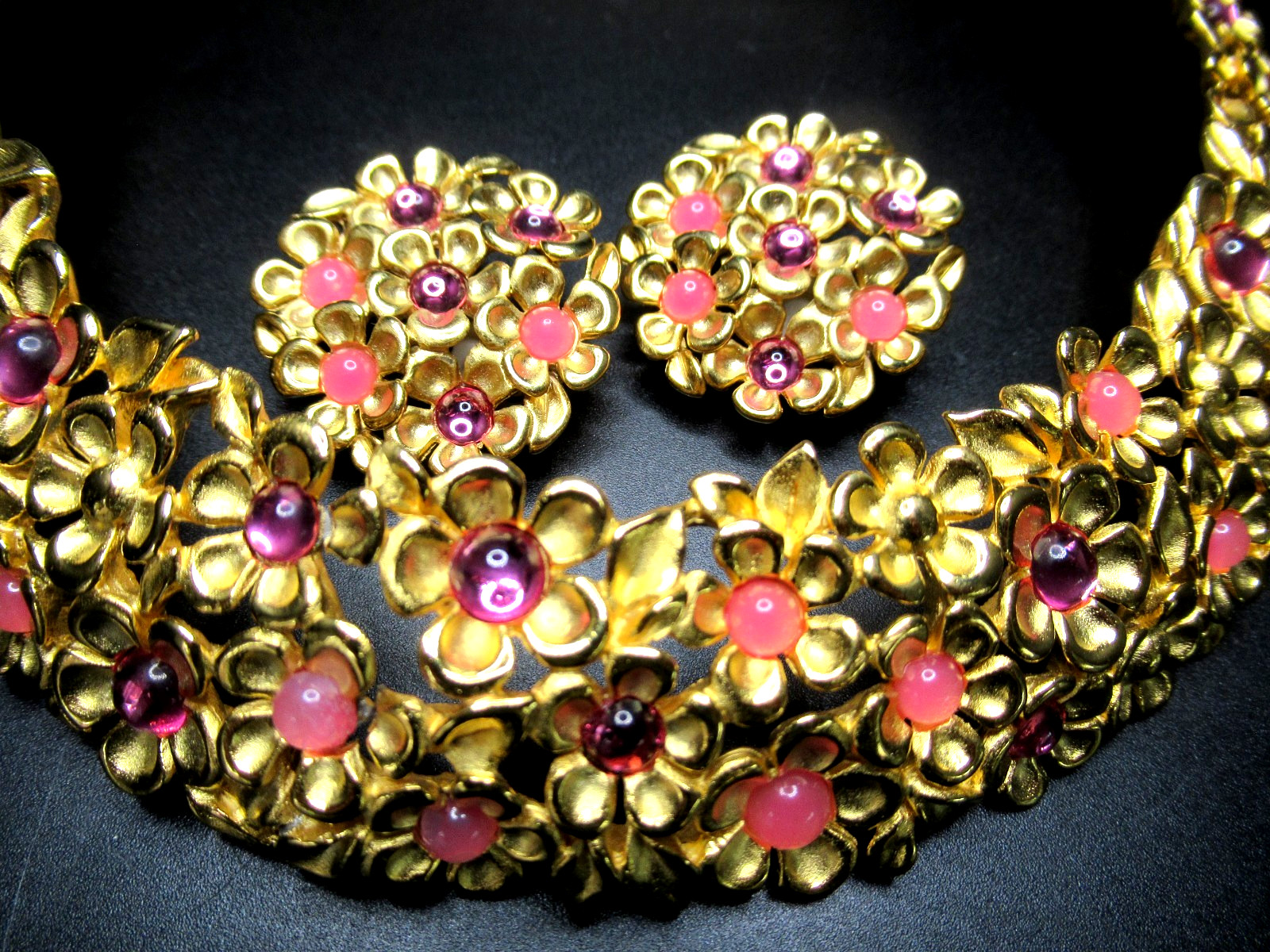 GIVENCHY Pink & Purple Cabochon Flower Collar Necklace Earring Set New in Box!