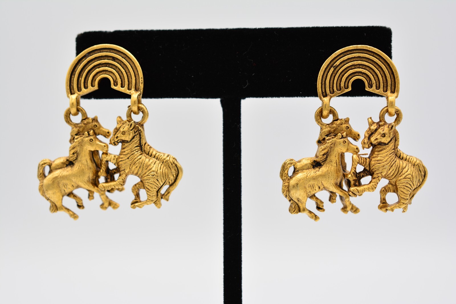 Vittorio Vintage Earrings Rainbow Animals Brushed Gold NOS 80s Signed 9C