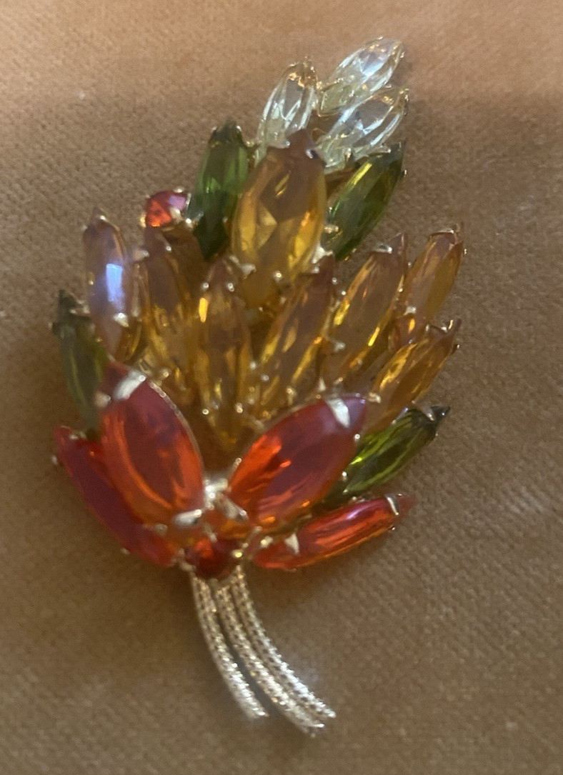 Unsigned Juliana Look Only-Pretty Glass Statement Leaf Rhinestone Brooch-2 3/4″