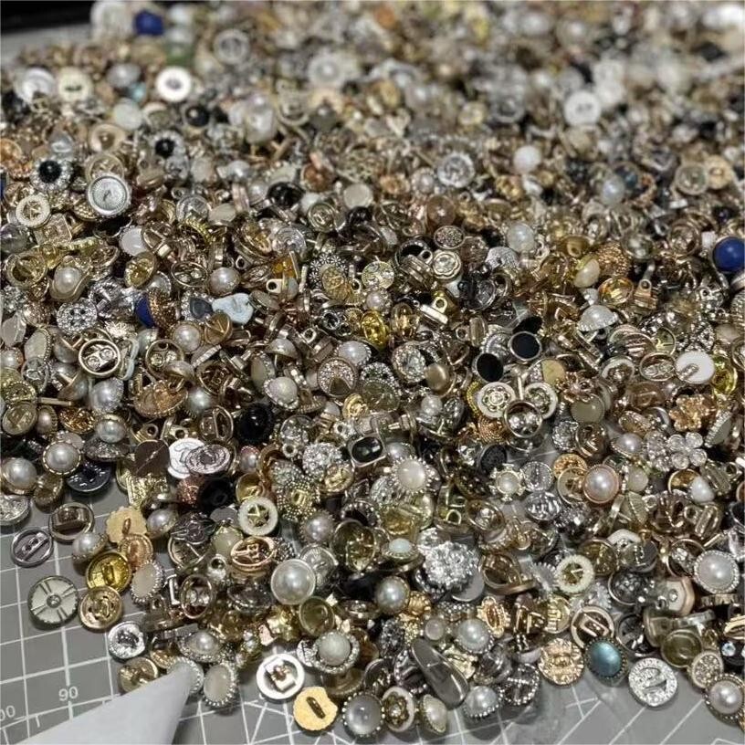 50pcs Vintage-now Costume Jewelry makeing Lots button Read Description