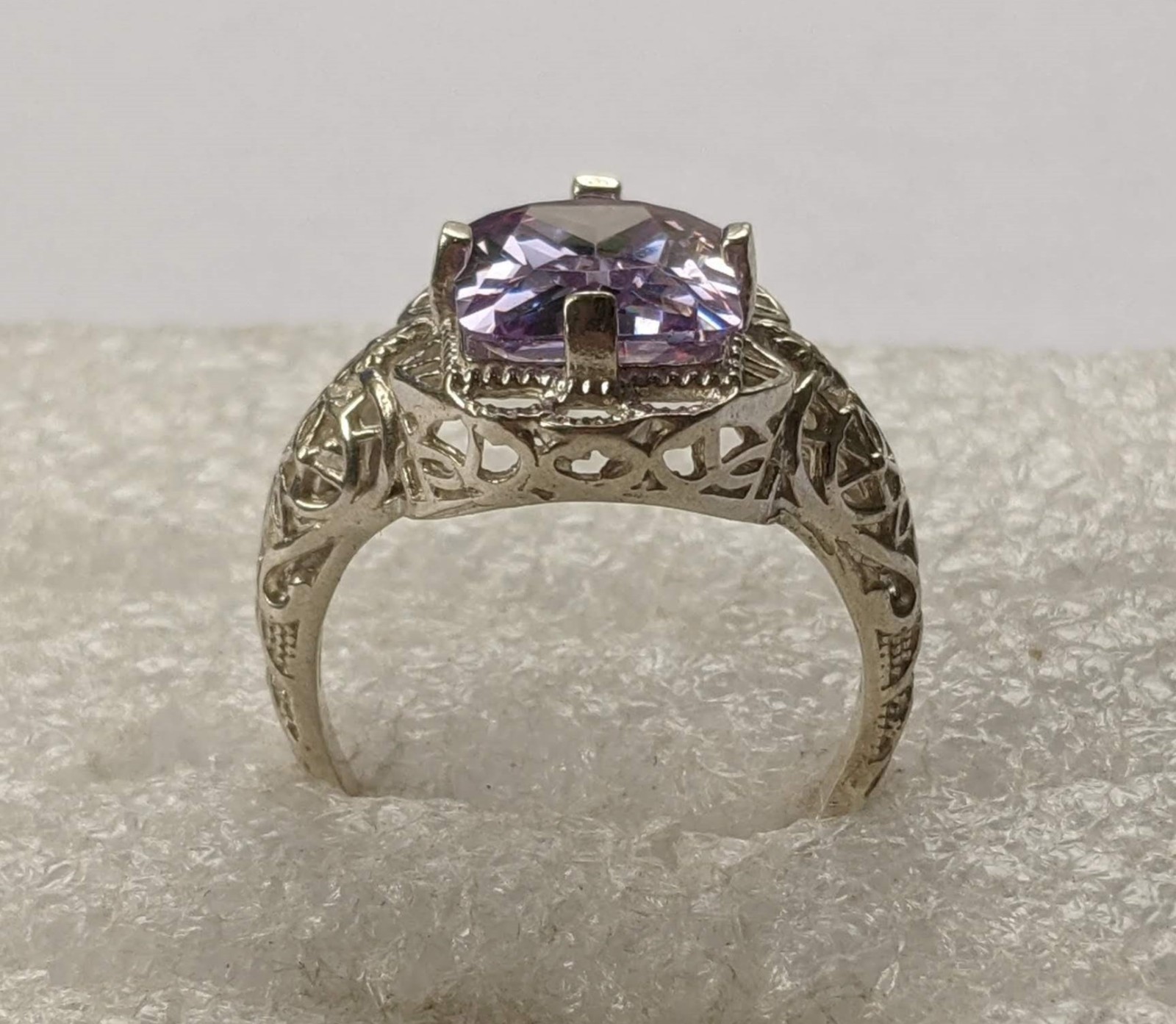 Vintage ring sterling silver 925 Size 9.5 Weight 5.44 g. Amethyst.