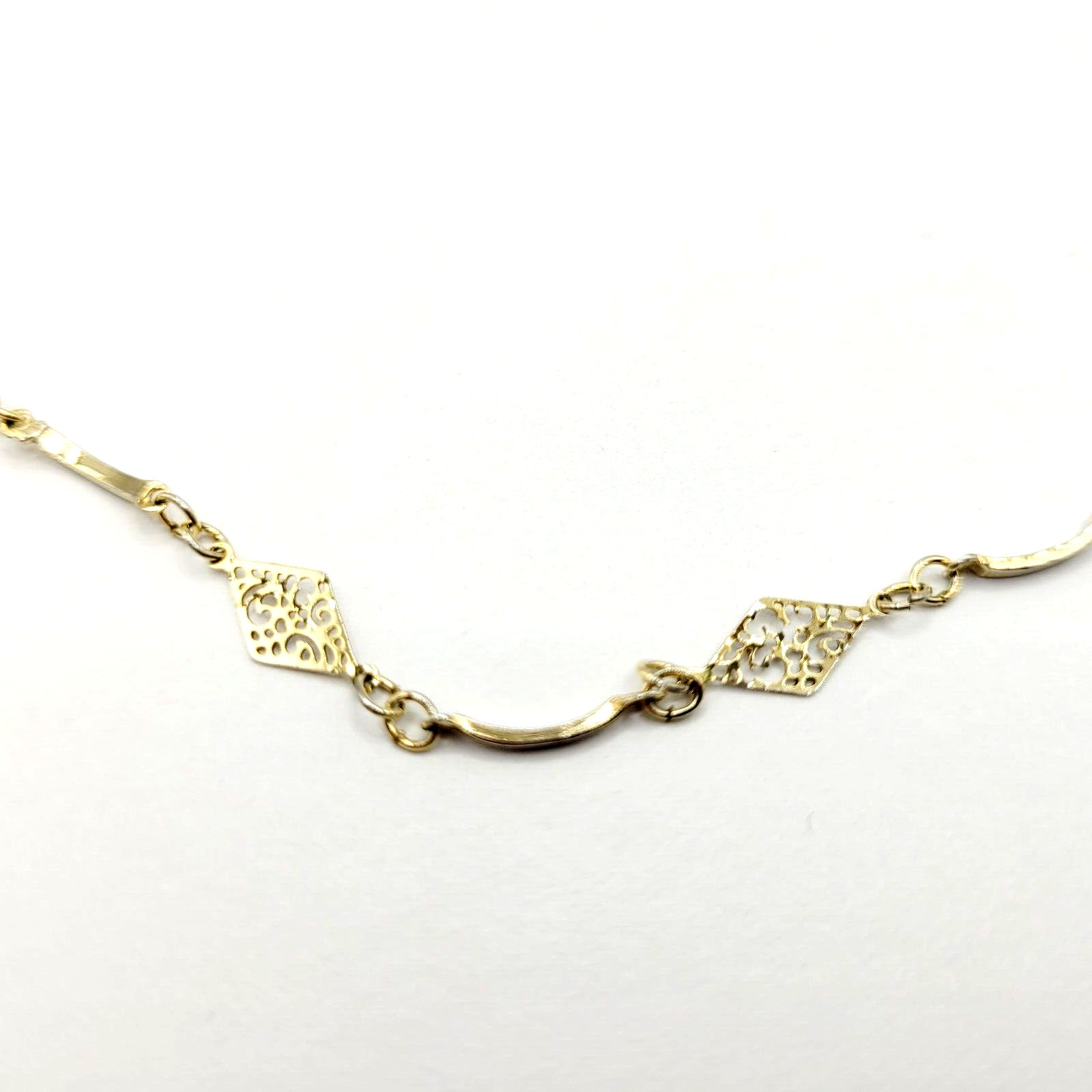 Filigree Marquise Shape Station Necklace Gold Tone Vintage Chain Choker 15.5 In