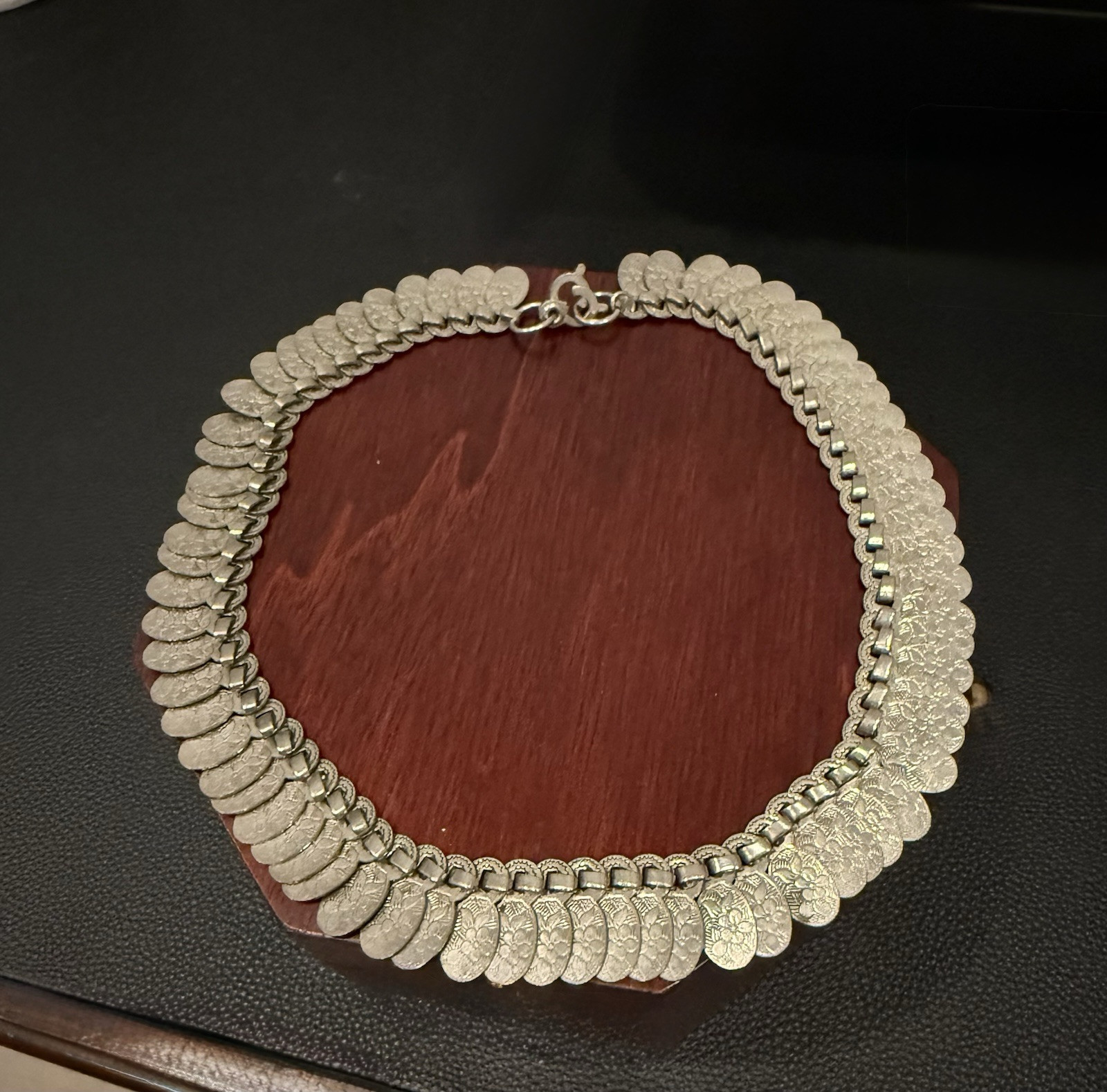 Retro Vintage 15” Embossed Link Choker-Silver Metal With Flower Design.