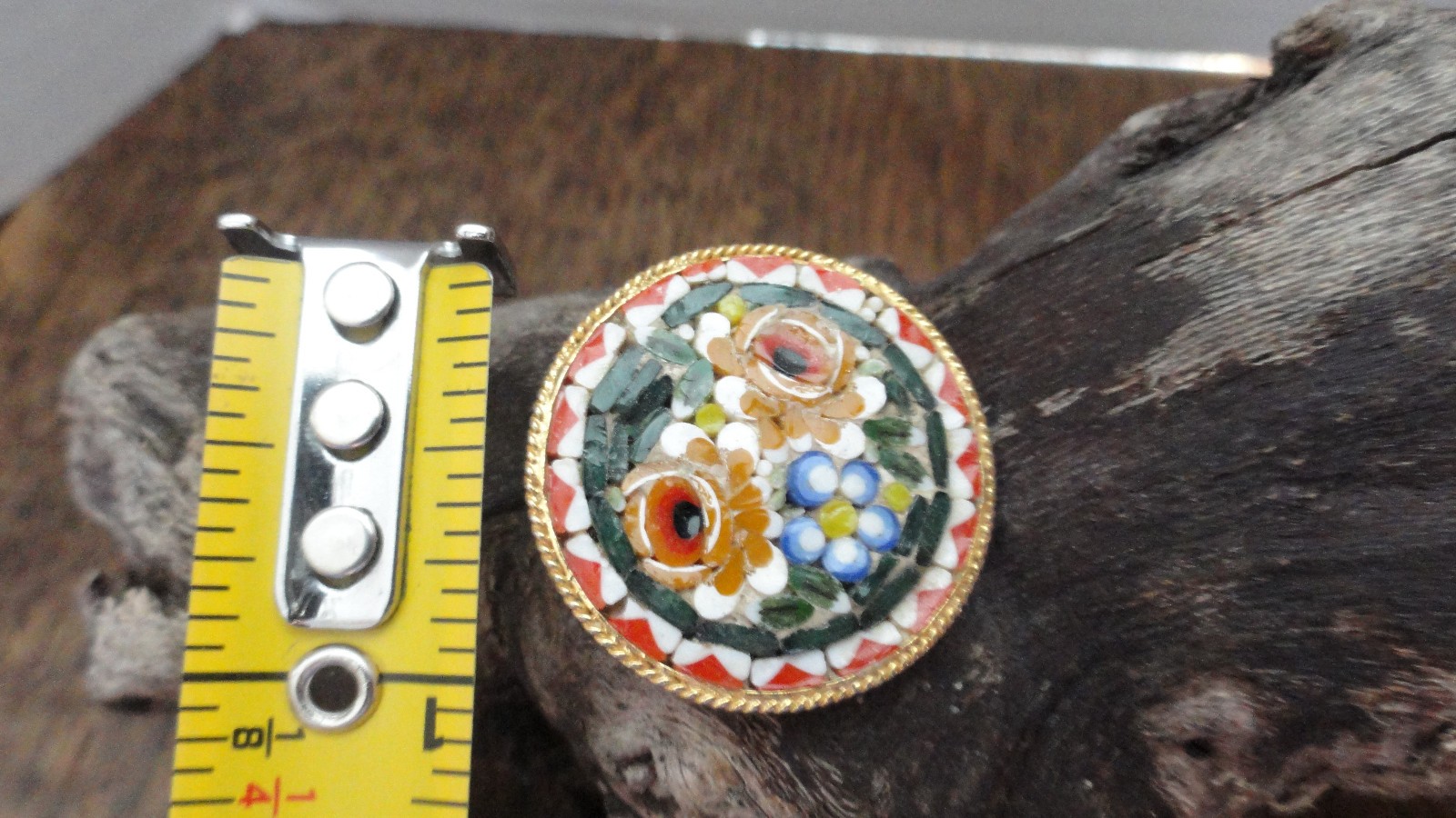 Mini Mosaic Pin/Brooch 1″ Dia. Floral Italy Gold Tone Green Red White Mustard VG