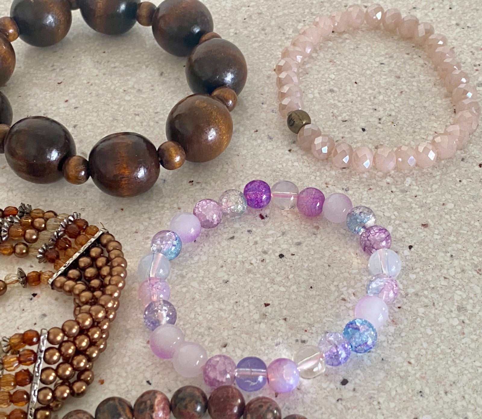 Lot of 16 Bracelets Beaded Stretch Gemstone Wood Lucite Stackable Lizas Kissaka
