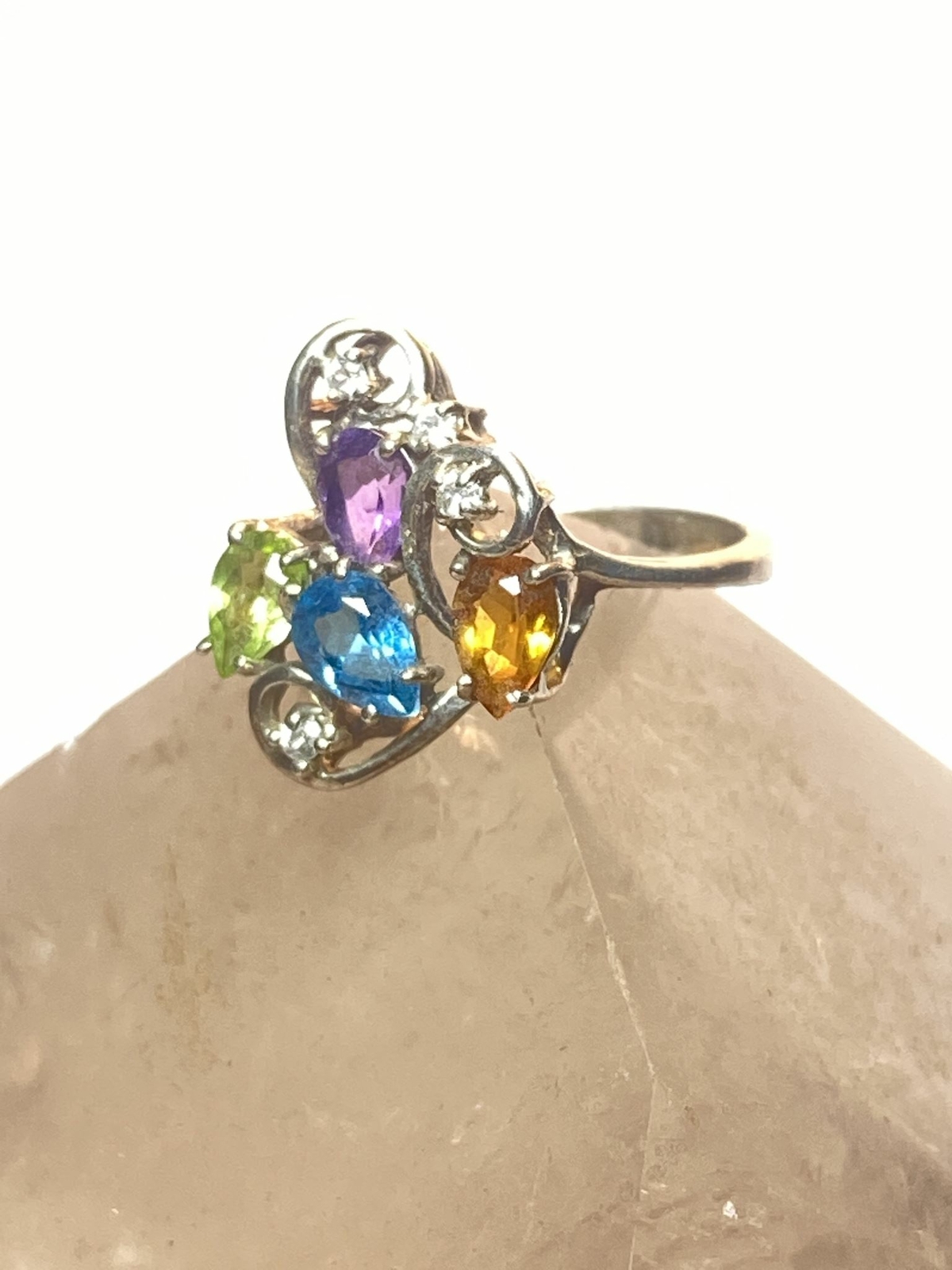 Cocktail ring size 6.75 sparkly colored stones blue pink yellow pinky sterling s